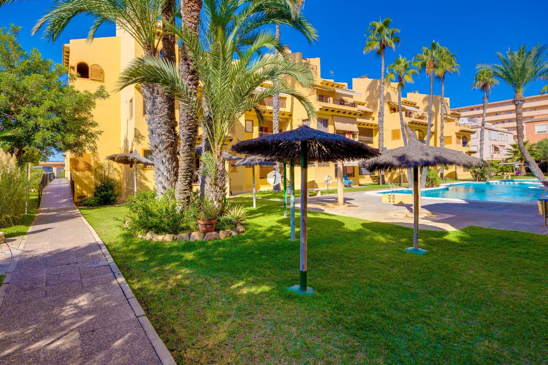 Tweedehands - Appartement / flat -
Torrevieja - La Mata