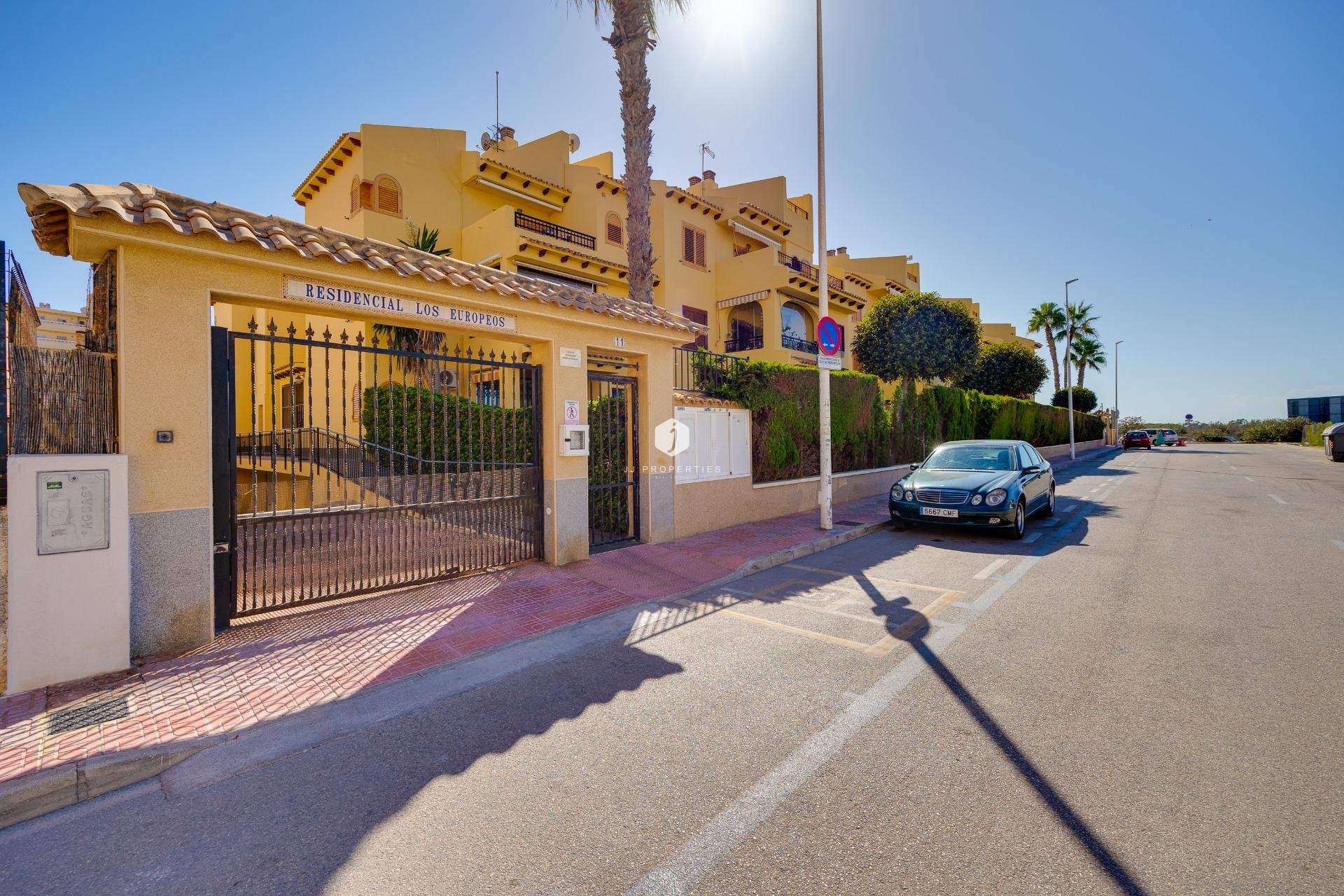 Tweedehands - Appartement / flat -
Torrevieja - La Mata