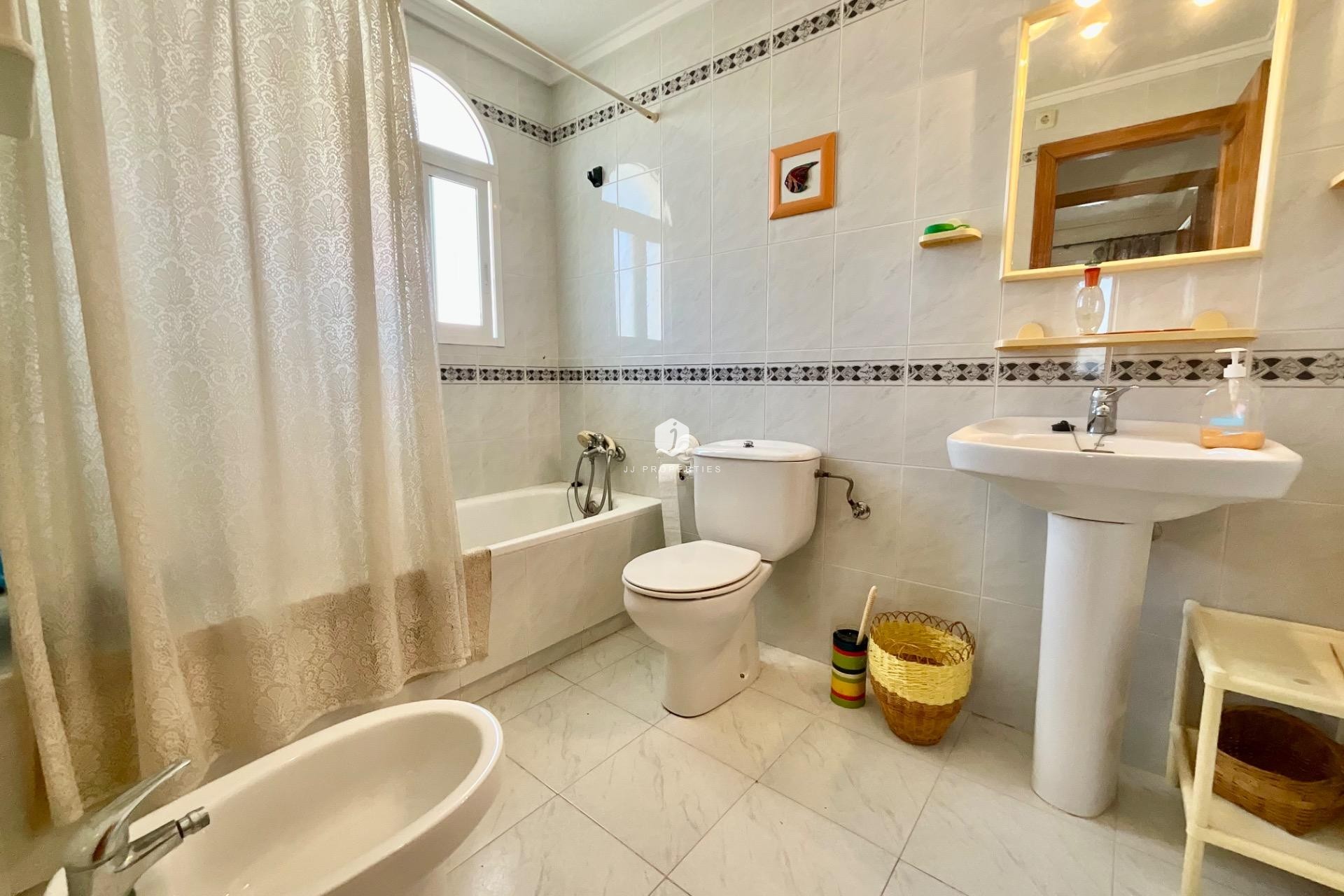 Tweedehands - Appartement / flat -
Torrevieja - La Mata