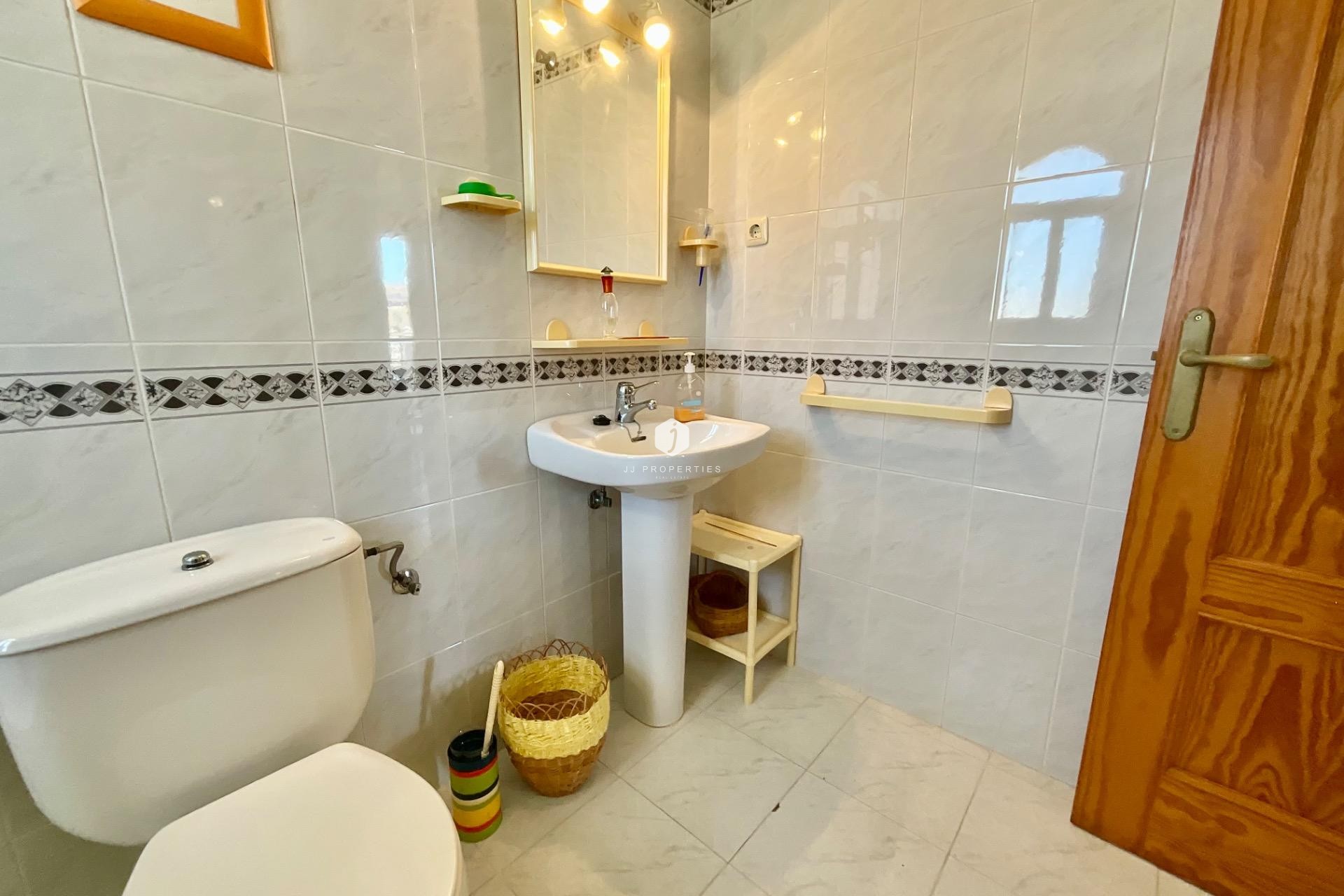 Tweedehands - Appartement / flat -
Torrevieja - La Mata