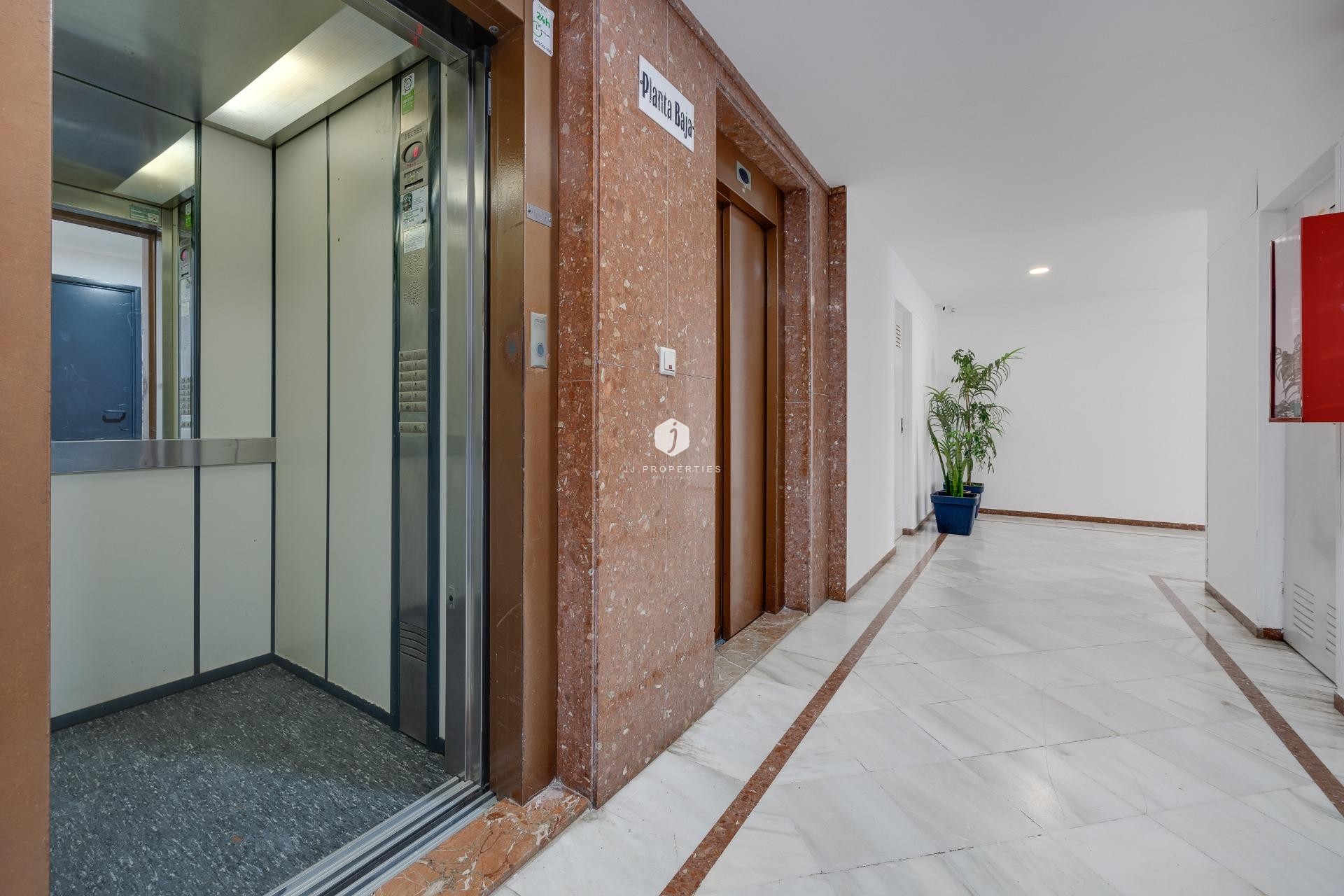 Tweedehands - Appartement / flat -
Torrevieja - La veleta