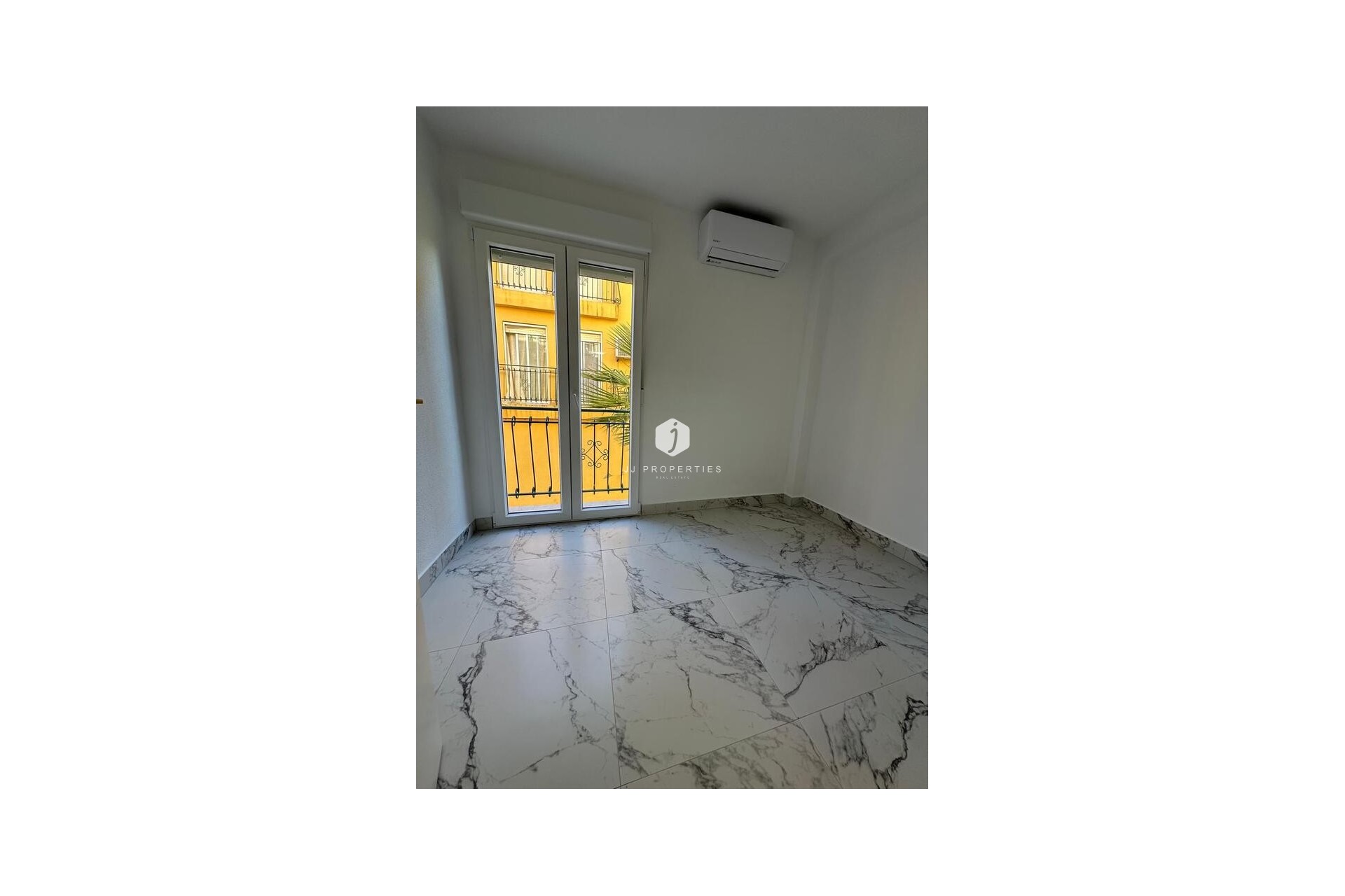 Tweedehands - Appartement / flat -
Torrevieja - La veleta