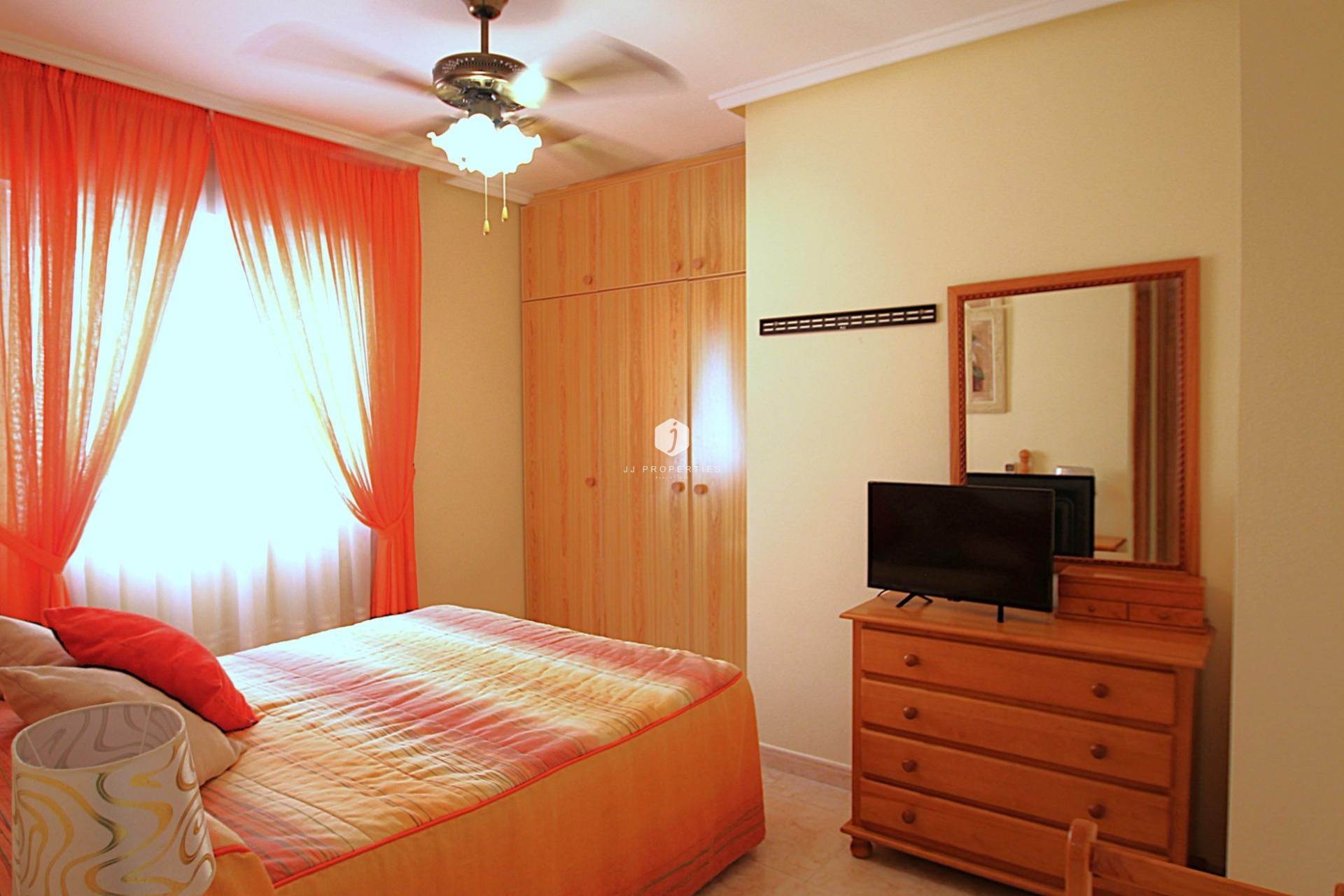 Tweedehands - Appartement / flat -
Torrevieja - Las Piscinas Naturales