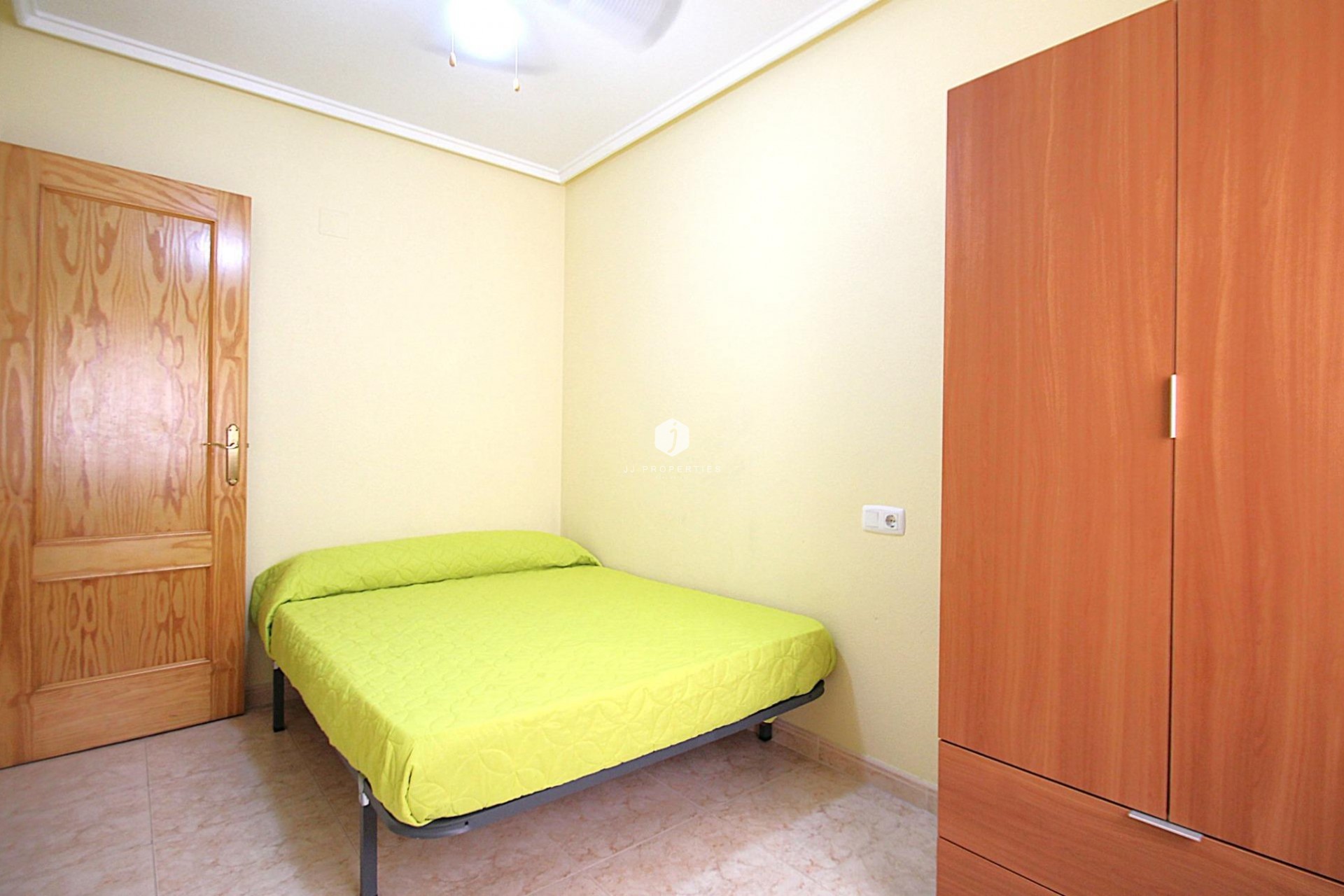 Tweedehands - Appartement / flat -
Torrevieja - Las Piscinas Naturales
