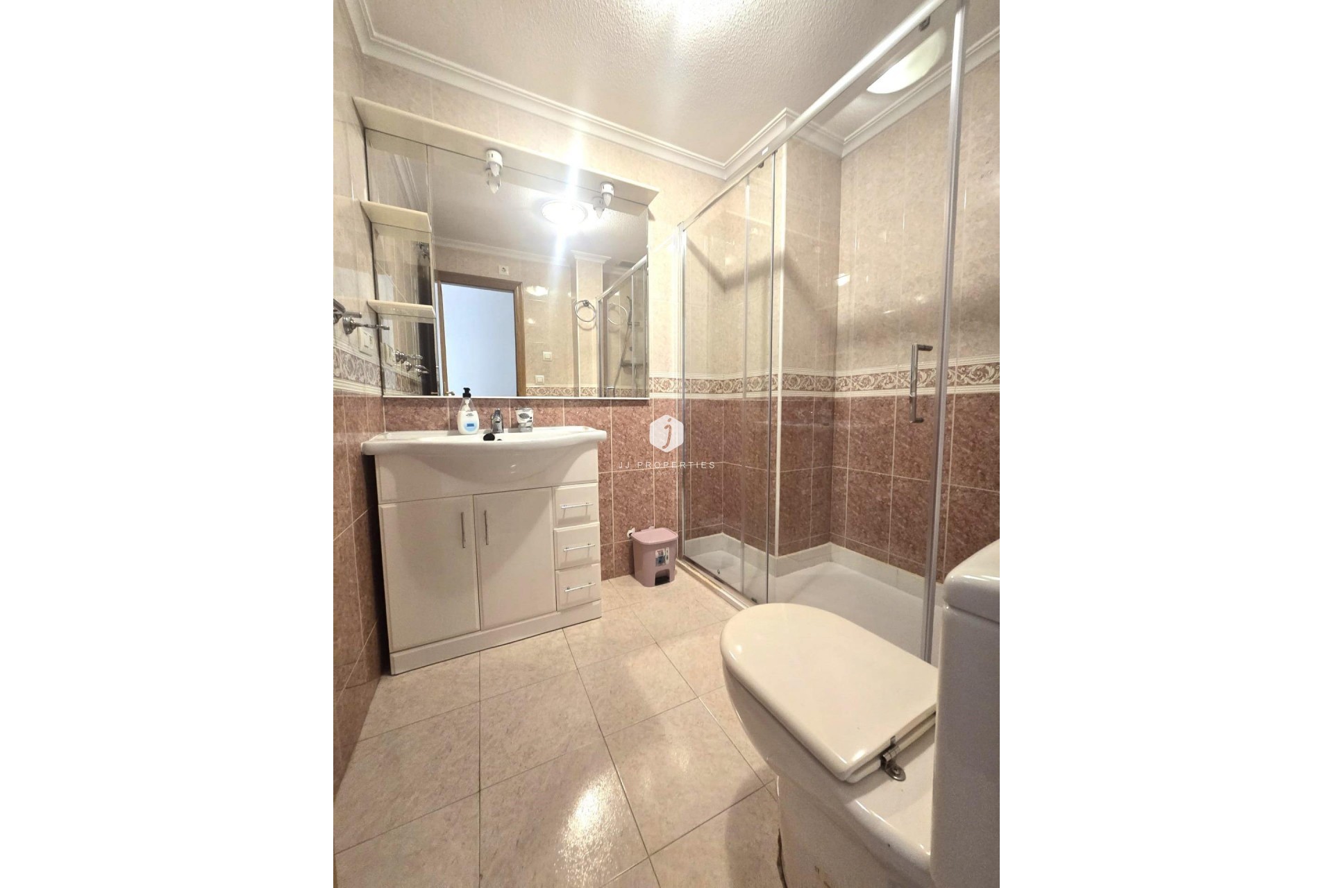 Tweedehands - Appartement / flat -
Torrevieja - Las Piscinas Naturales