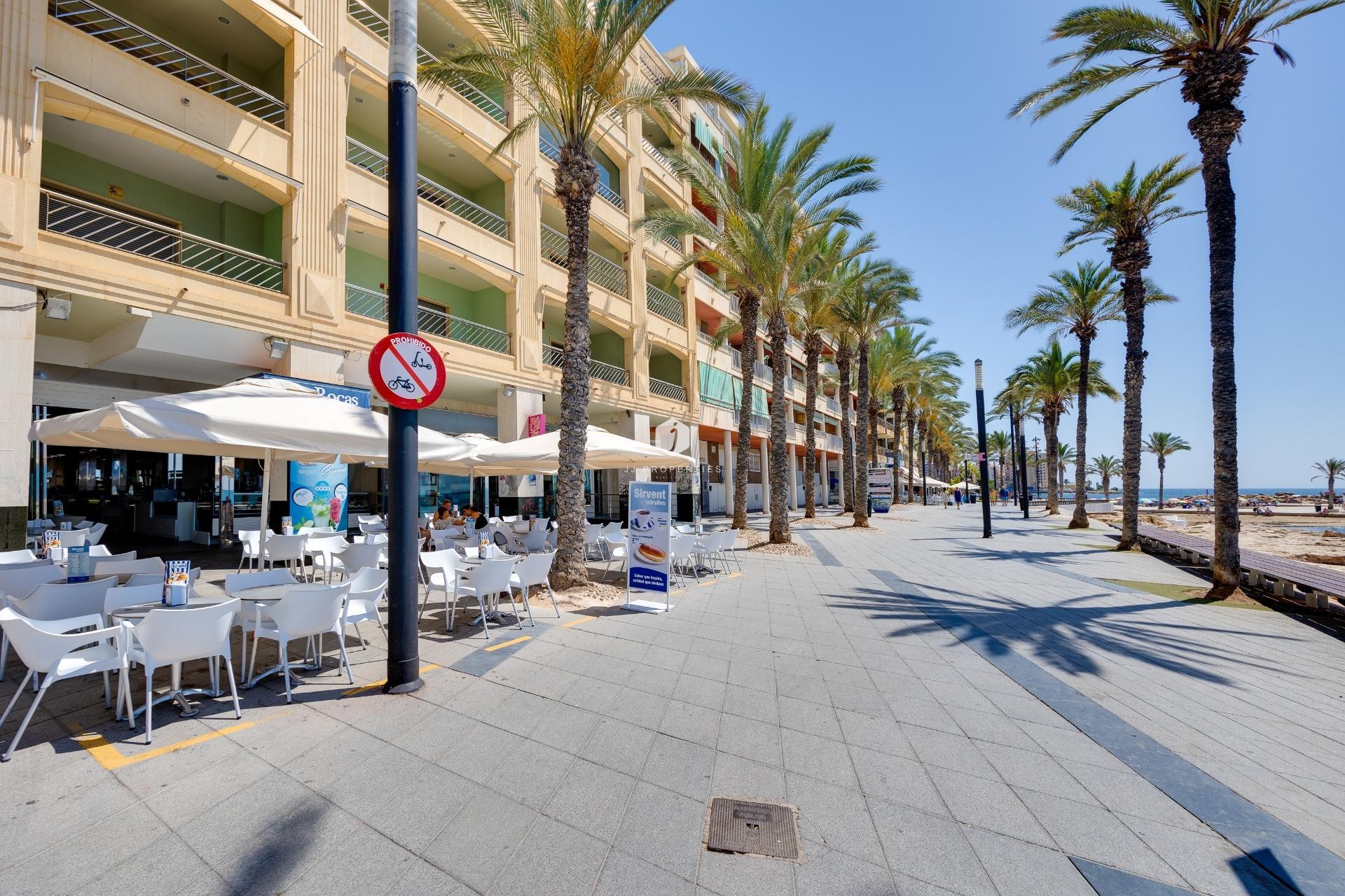 Tweedehands - Appartement / flat -
Torrevieja - Paseo maritimo