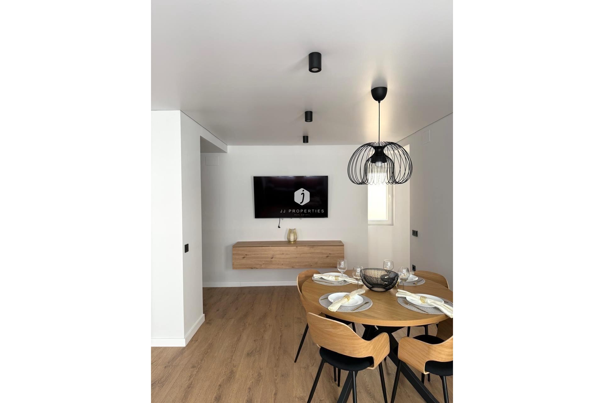 Tweedehands - Appartement / flat -
Torrevieja - Paseo maritimo