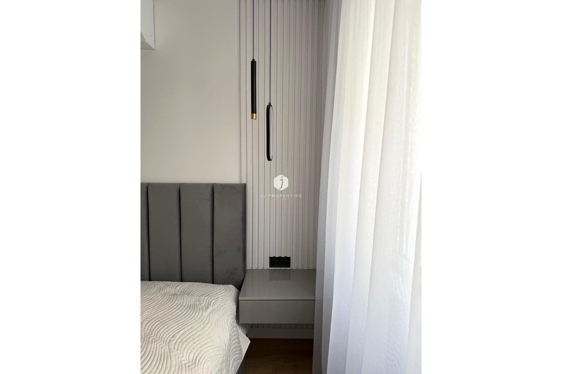 Tweedehands - Appartement / flat -
Torrevieja - Paseo maritimo