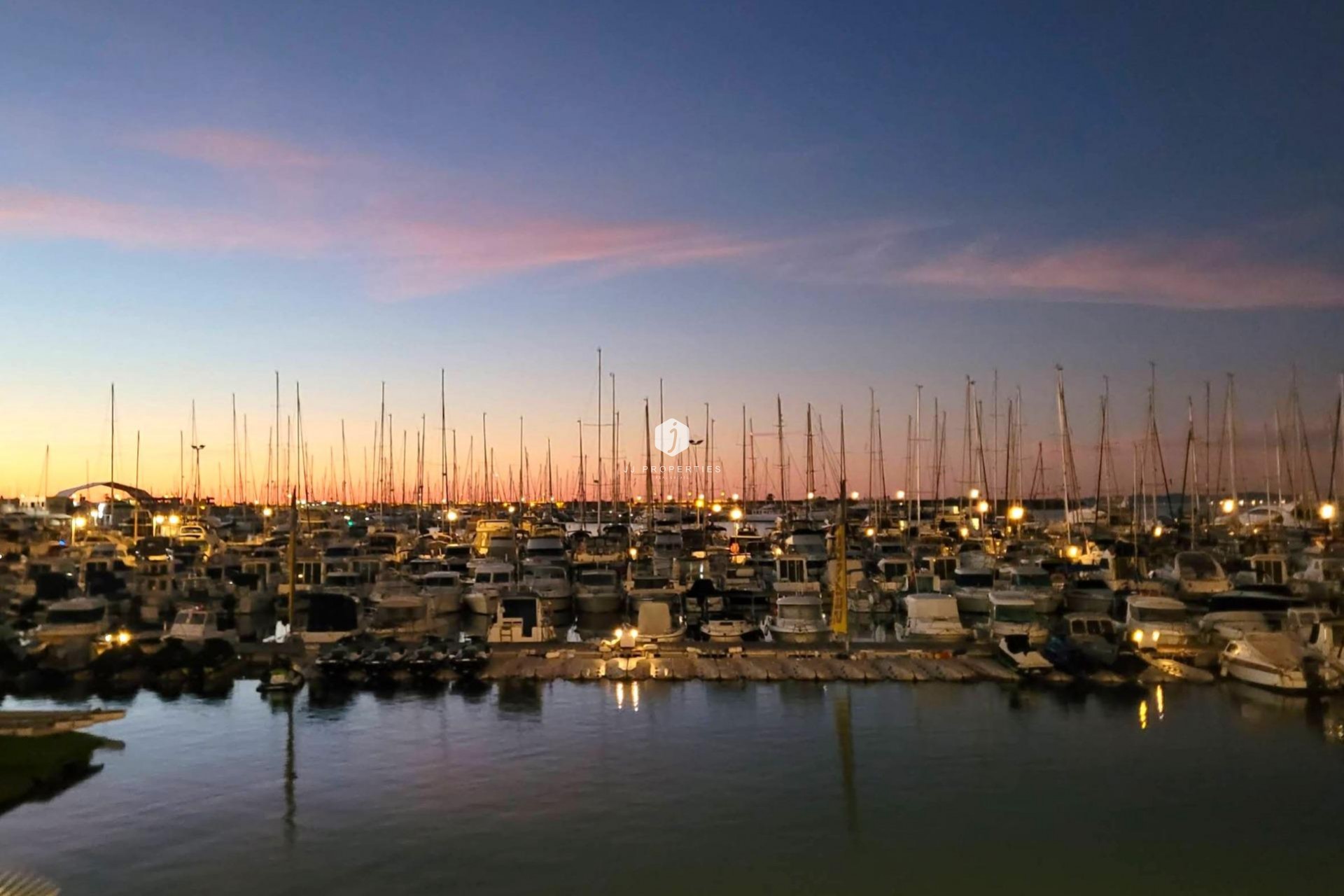 Tweedehands - Appartement / flat -
Torrevieja - Paseo maritimo