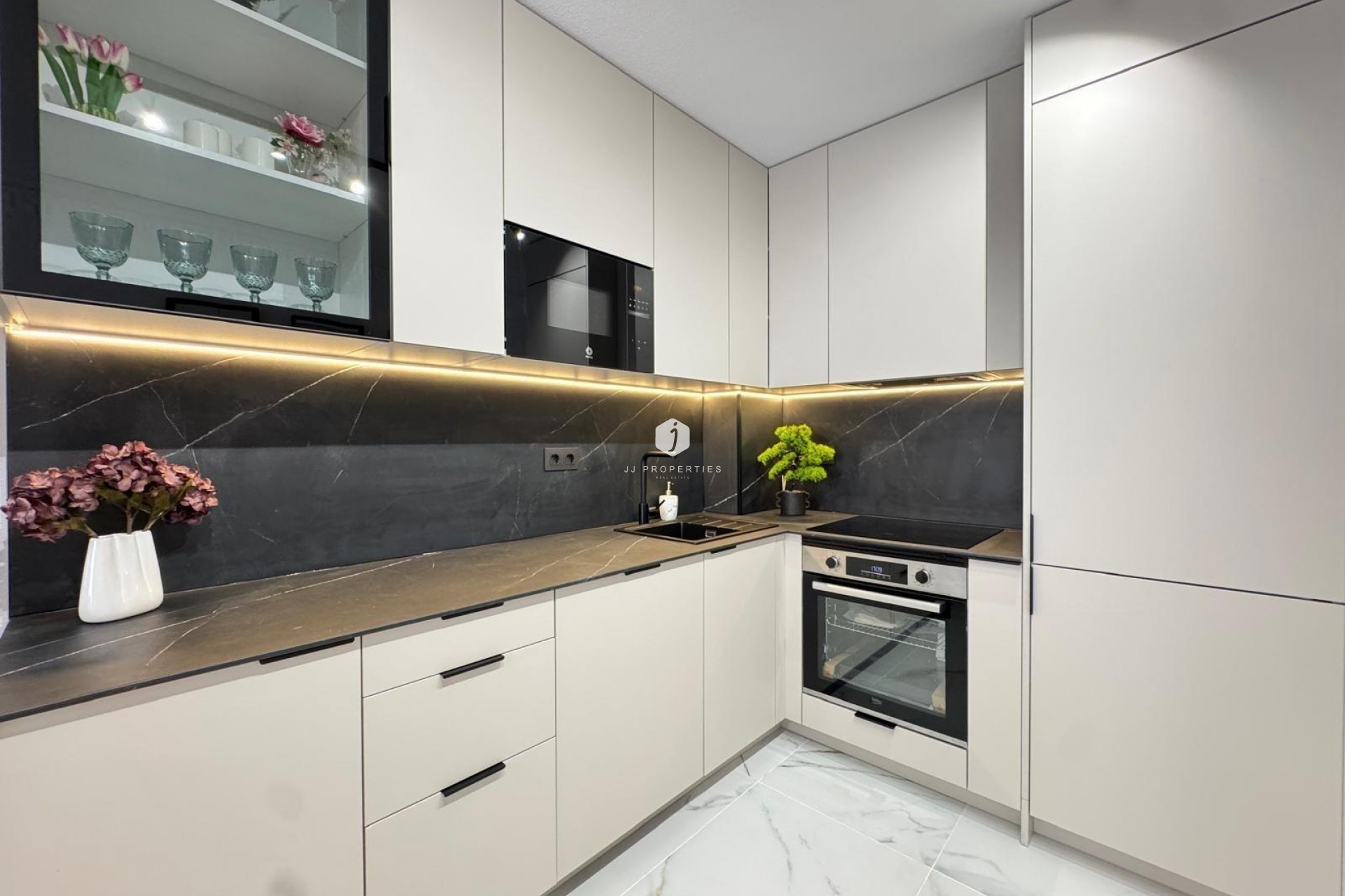 Tweedehands - Appartement / flat -
Torrevieja - Playa de los Locos