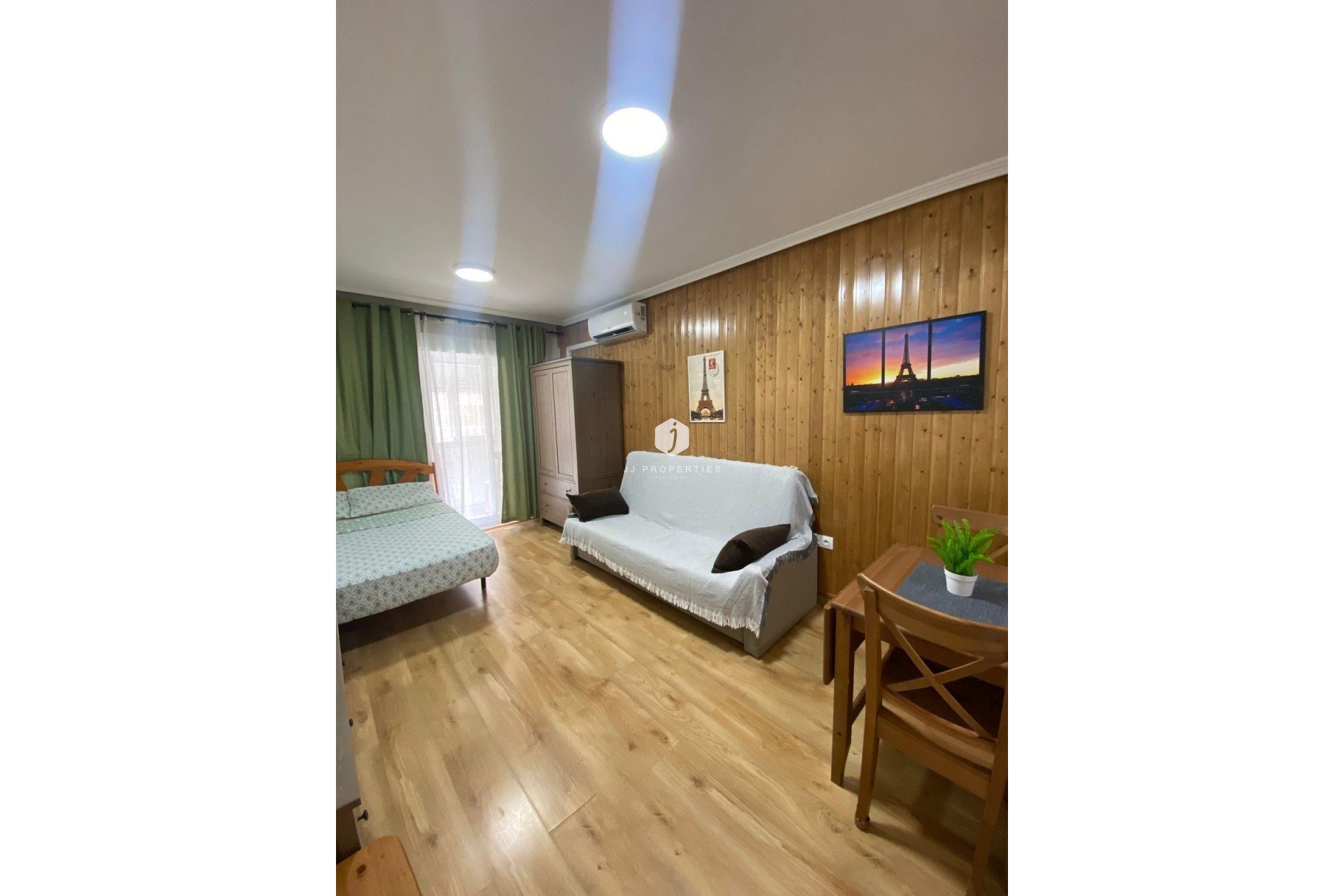 Tweedehands - Appartement / flat -
Torrevieja - Playa de los Locos