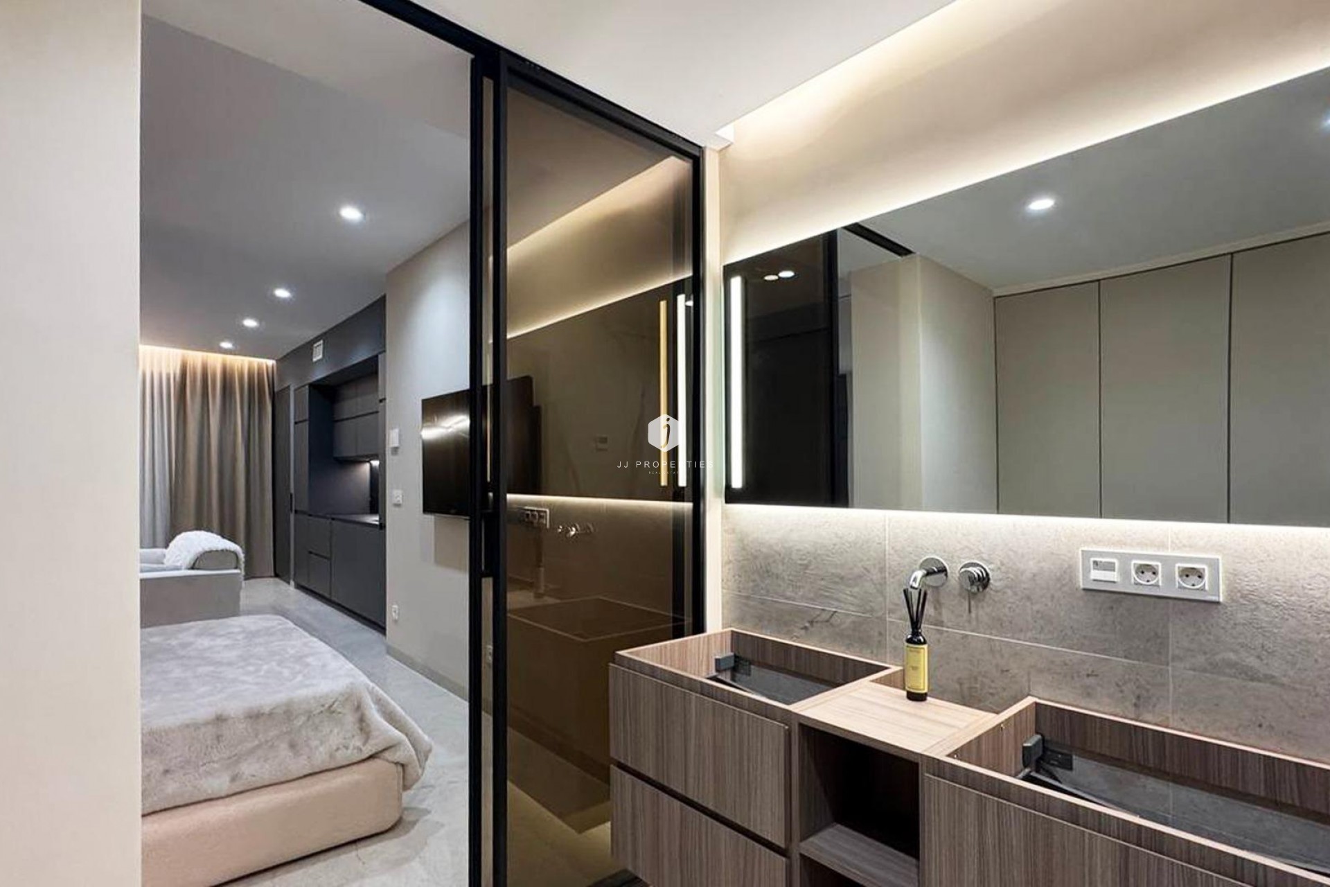 Tweedehands - Appartement / flat -
Torrevieja - Playa de los Locos