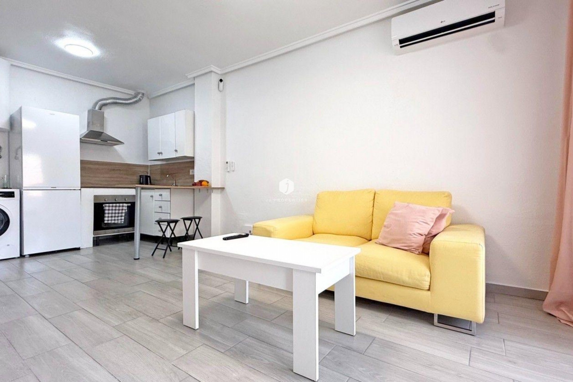 Tweedehands - Appartement / flat -
Torrevieja - Playa del Cura