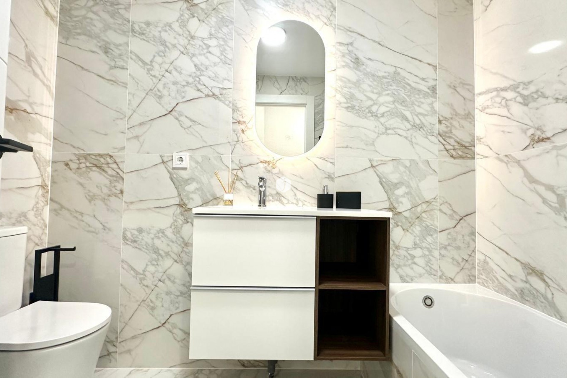 Tweedehands - Appartement / flat -
Torrevieja - Playa del Cura