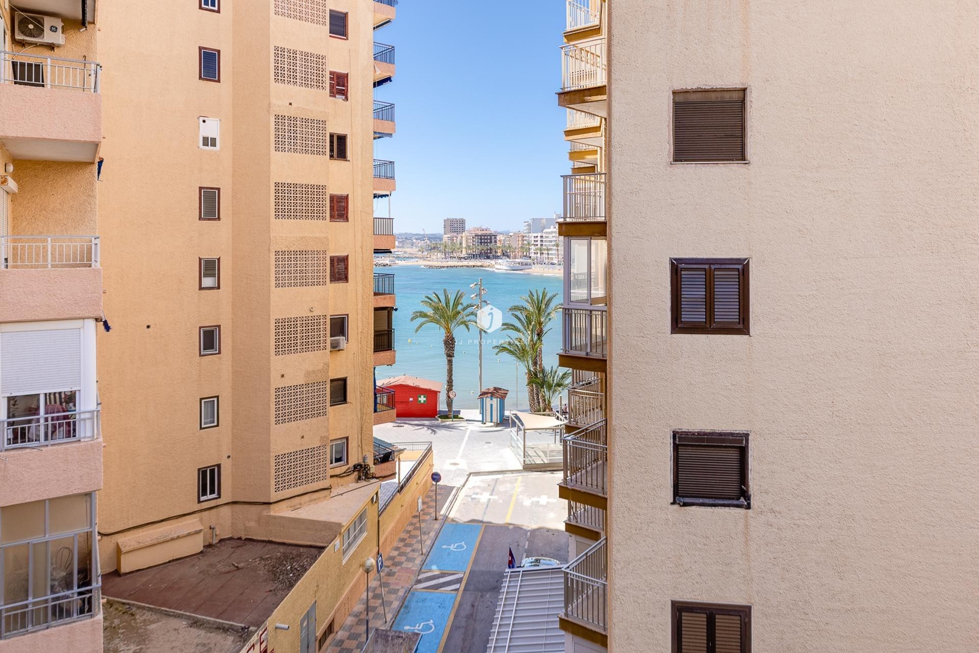 Tweedehands - Appartement / flat -
Torrevieja - Playa del Cura