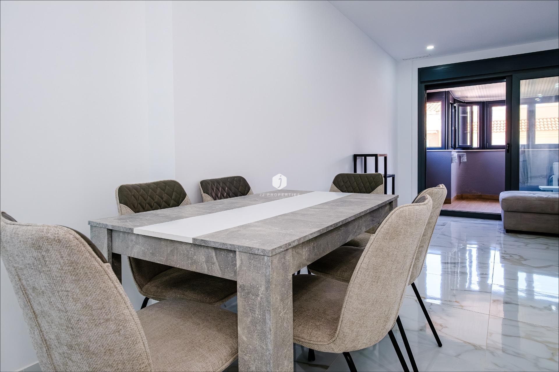 Tweedehands - Appartement / flat -
Torrevieja - Playa del Cura