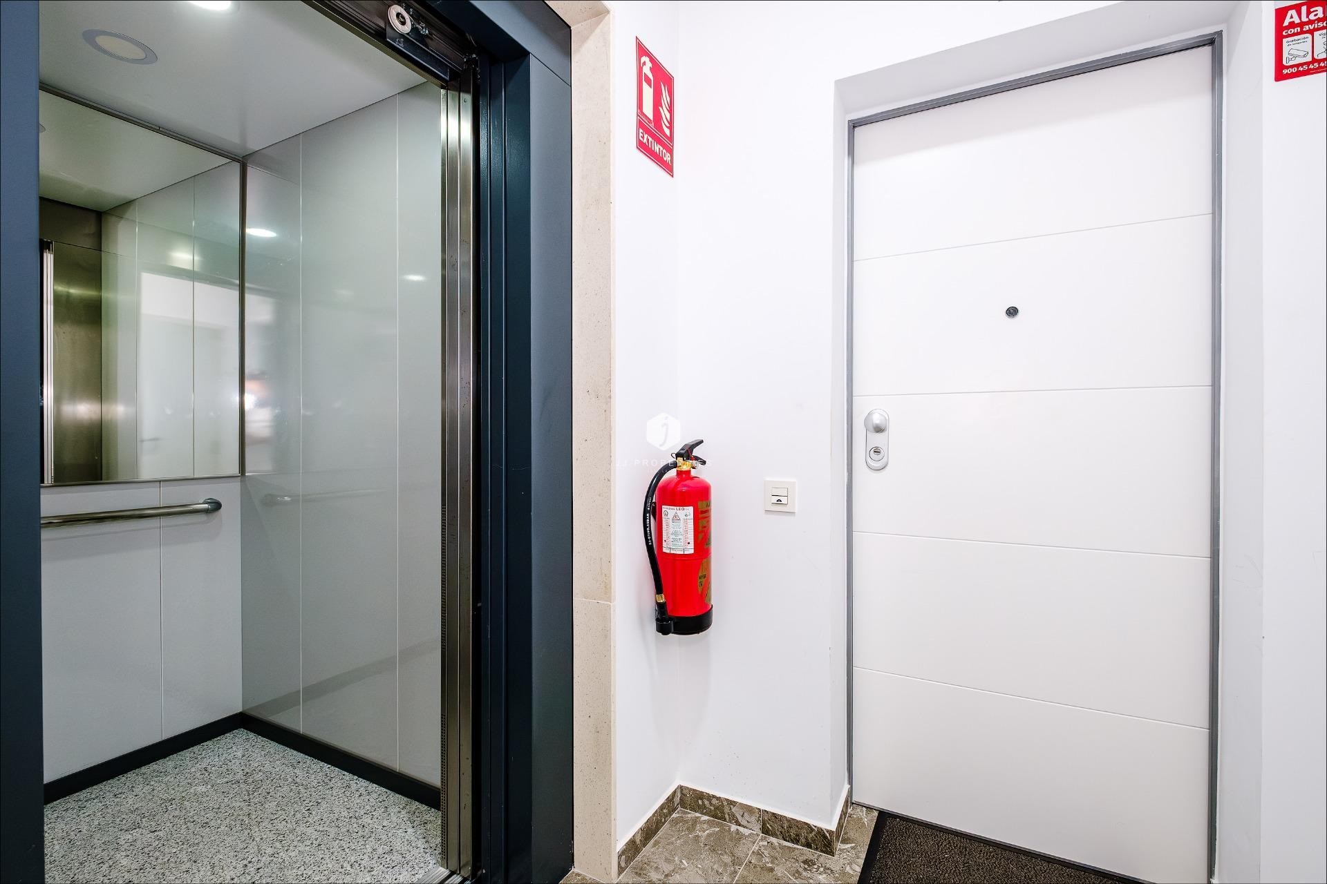 Tweedehands - Appartement / flat -
Torrevieja - Playa del Cura