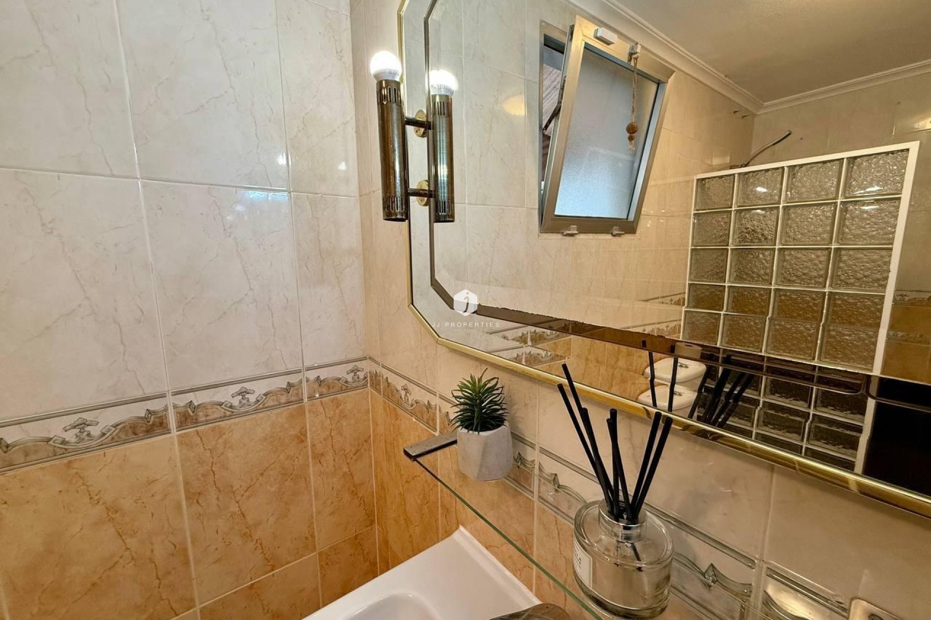 Tweedehands - Appartement / flat -
Torrevieja - Playa del Cura