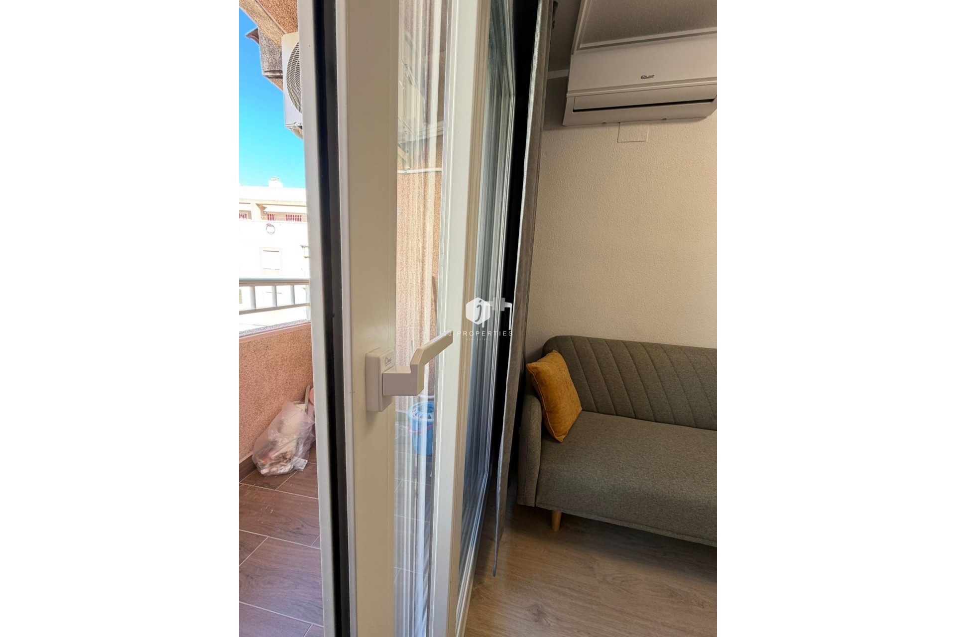 Tweedehands - Appartement / flat -
Torrevieja - Playa del Cura