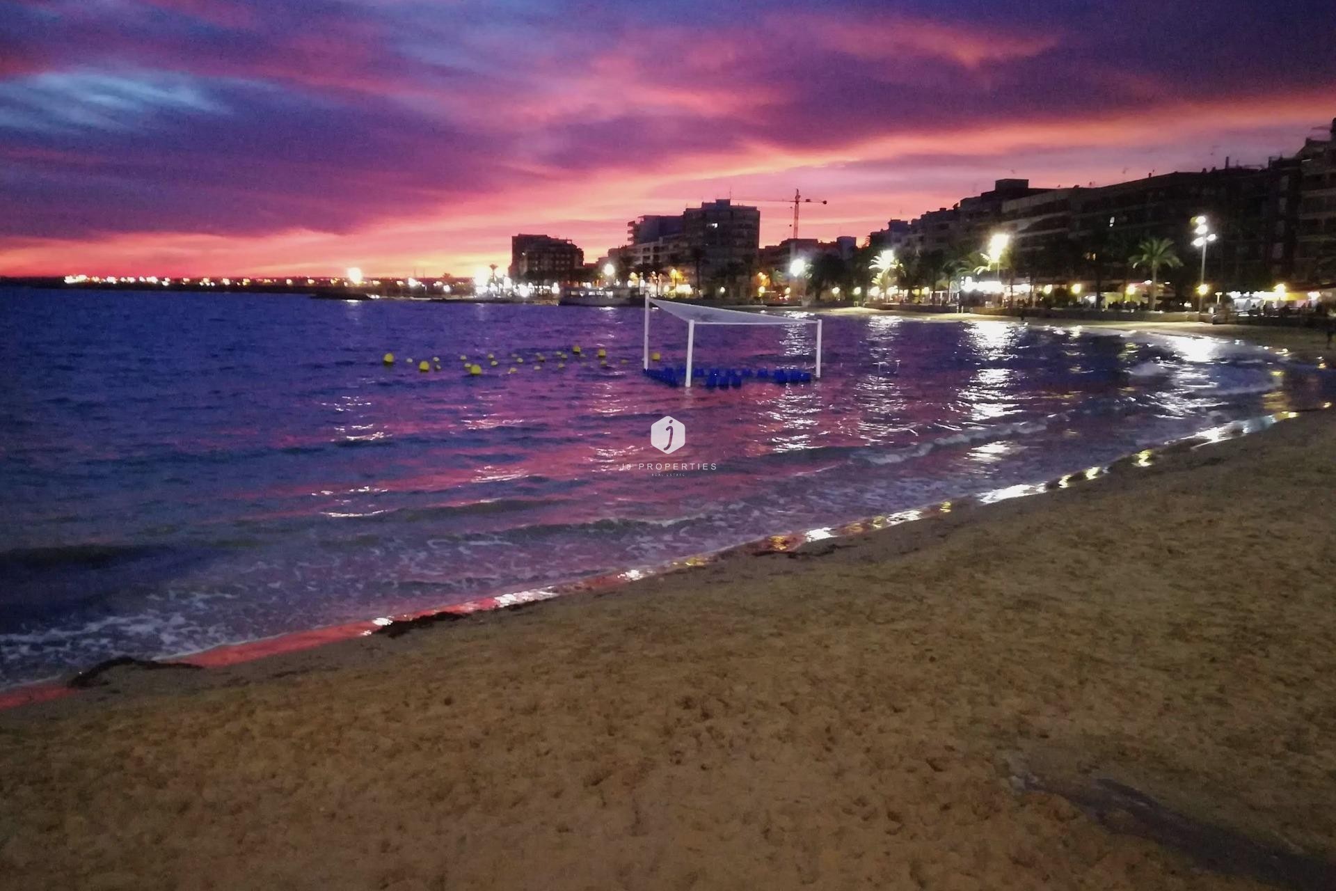 Tweedehands - Appartement / flat -
Torrevieja - Playa del Cura