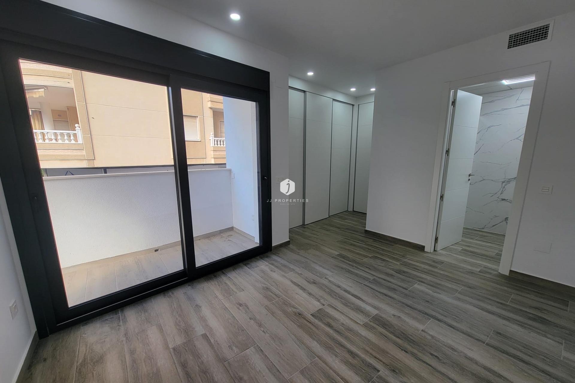 Tweedehands - Appartement / flat -
Torrevieja - Playa del Cura