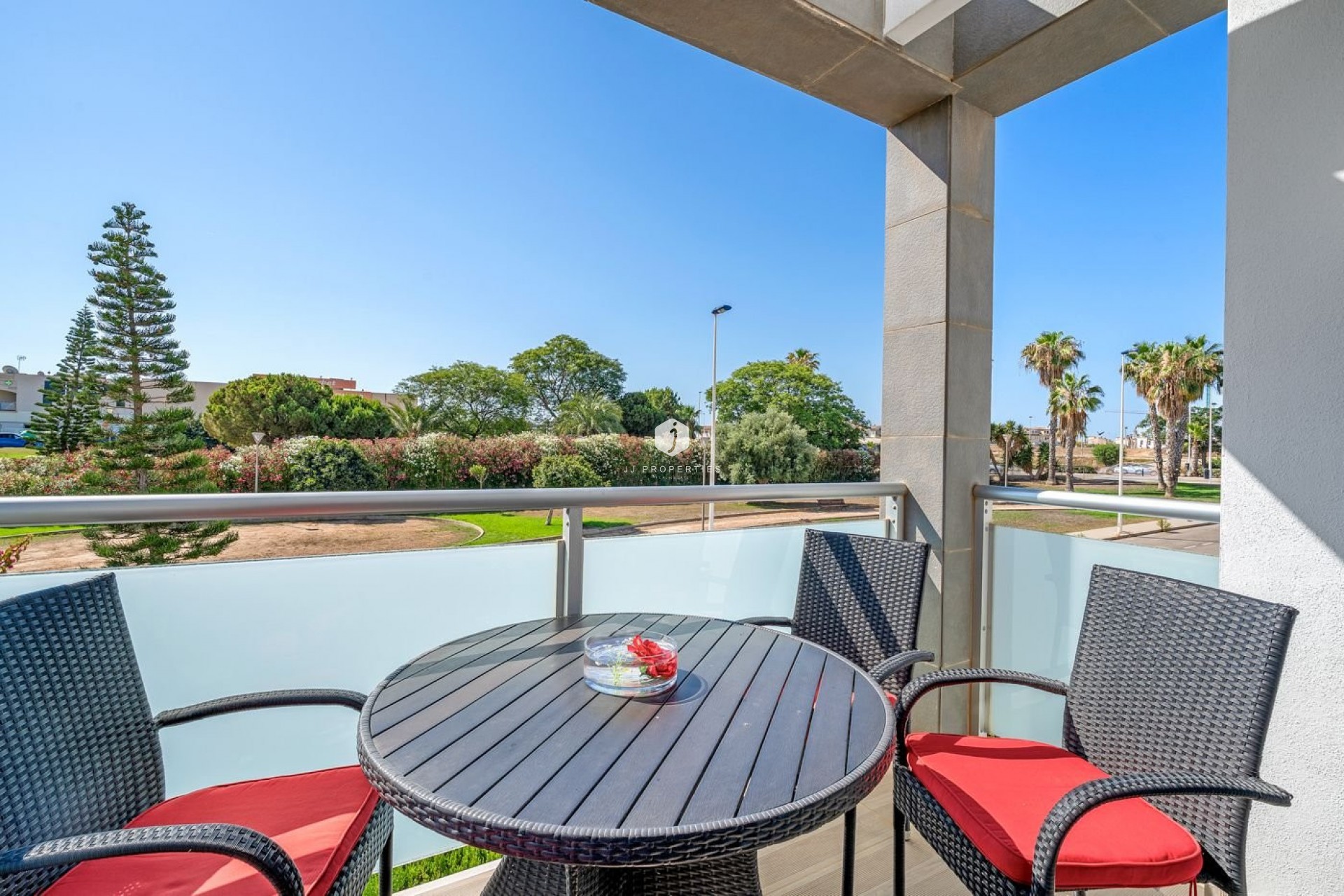 Tweedehands - Bungalow -
Punta Prima - Costa Blanca