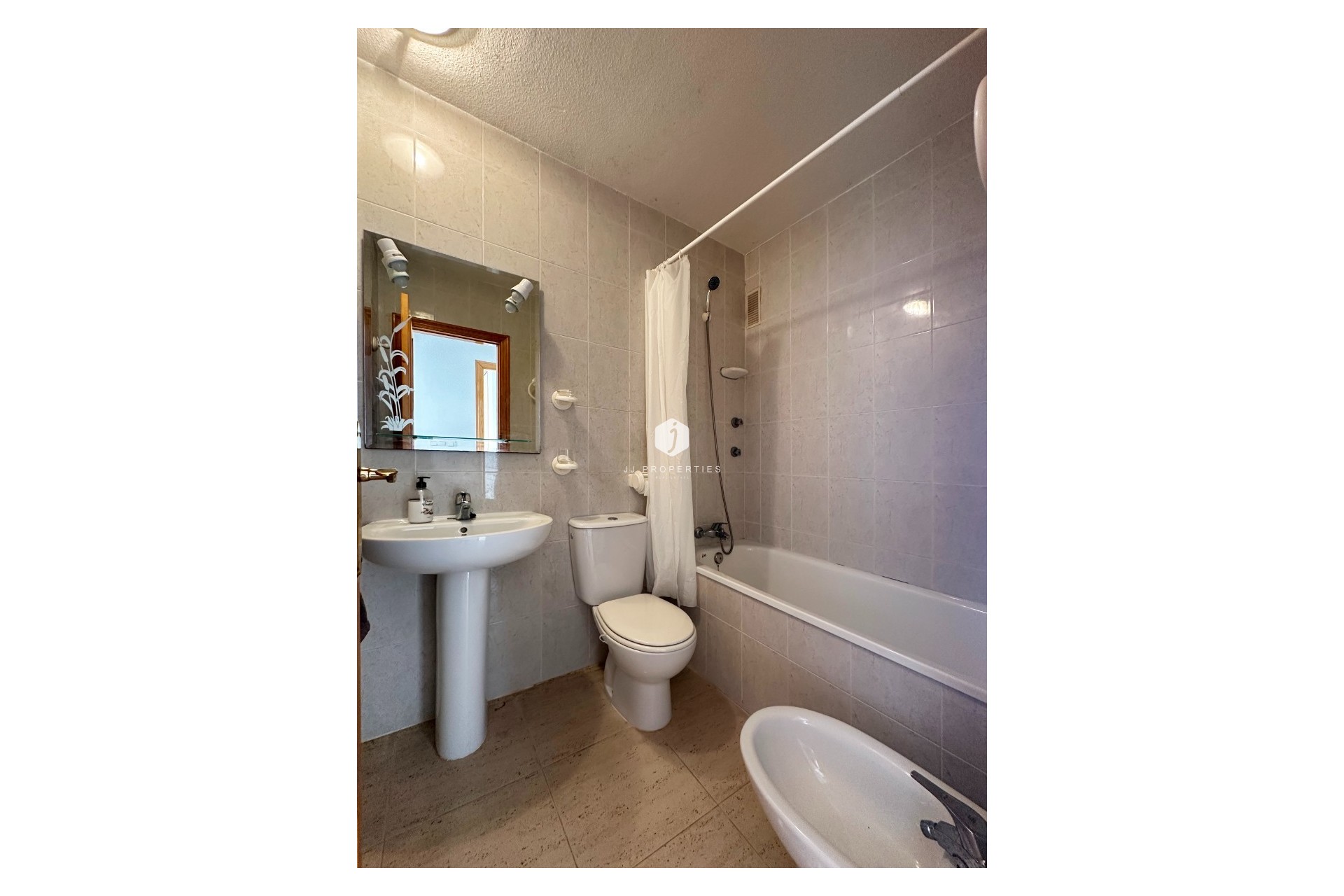 Tweedehands - Bungalow -
San Miguel de Salinas - Inland