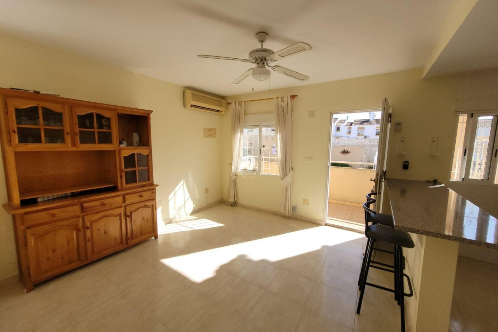 Tweedehands - Bungalow -
San Miguel de Salinas - Inland