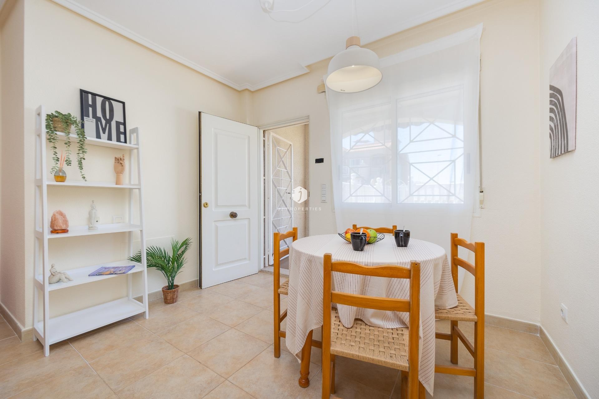 Tweedehands - Bungalow -
Torrevieja - Aguas Nuevas 1