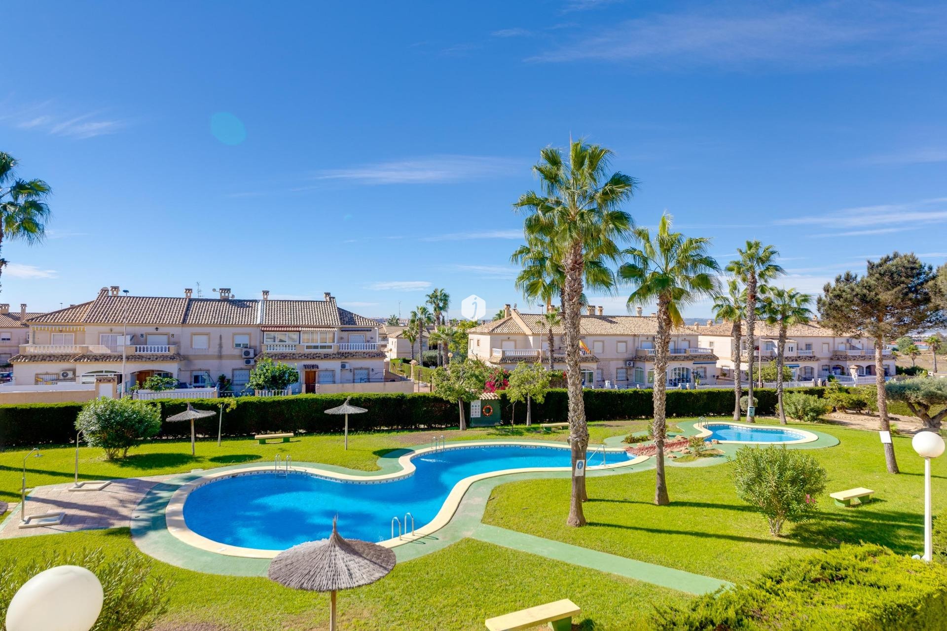 Tweedehands - Bungalow -
Torrevieja - aguas nuevas
