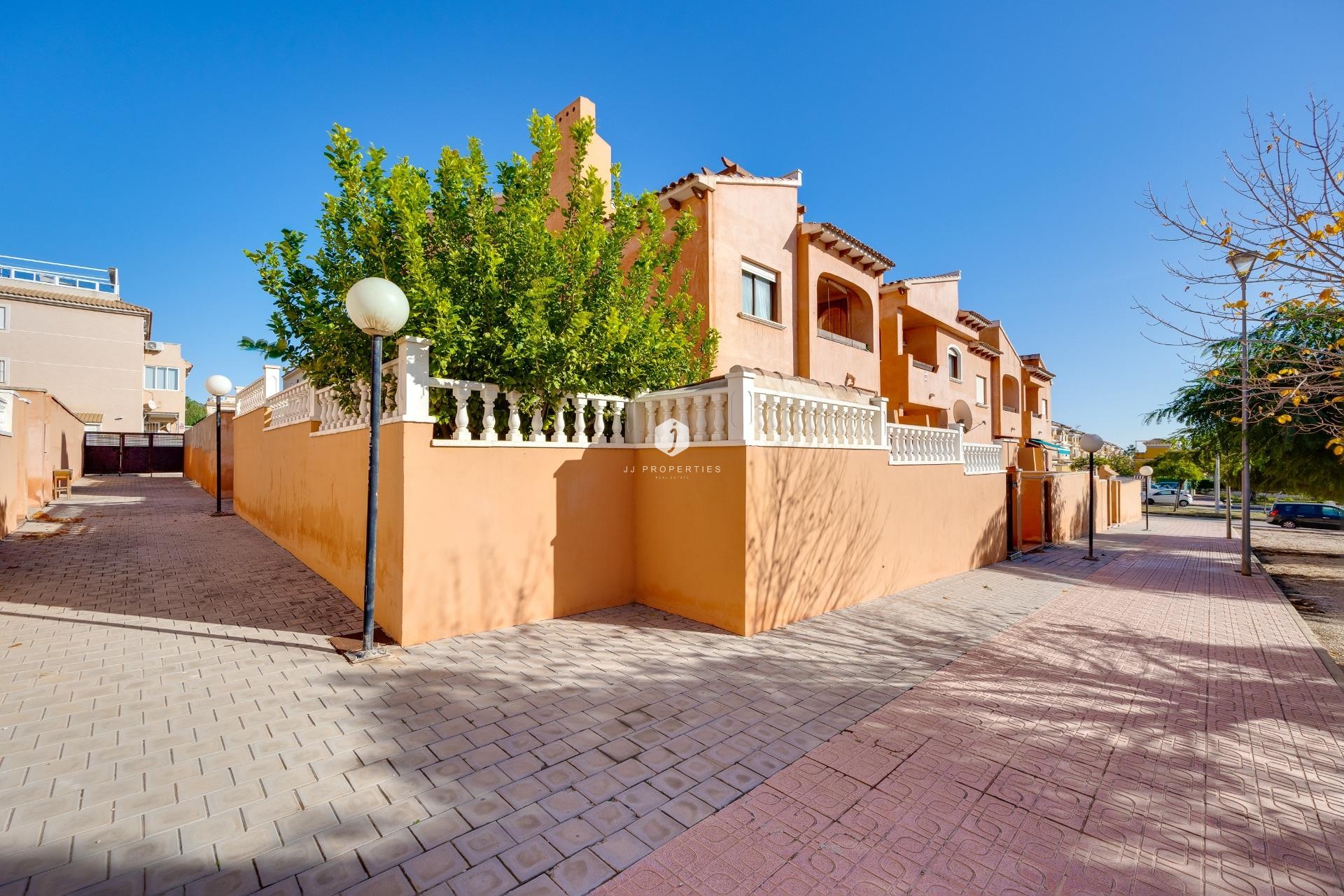 Tweedehands - Bungalow -
Torrevieja - aguas nuevas
