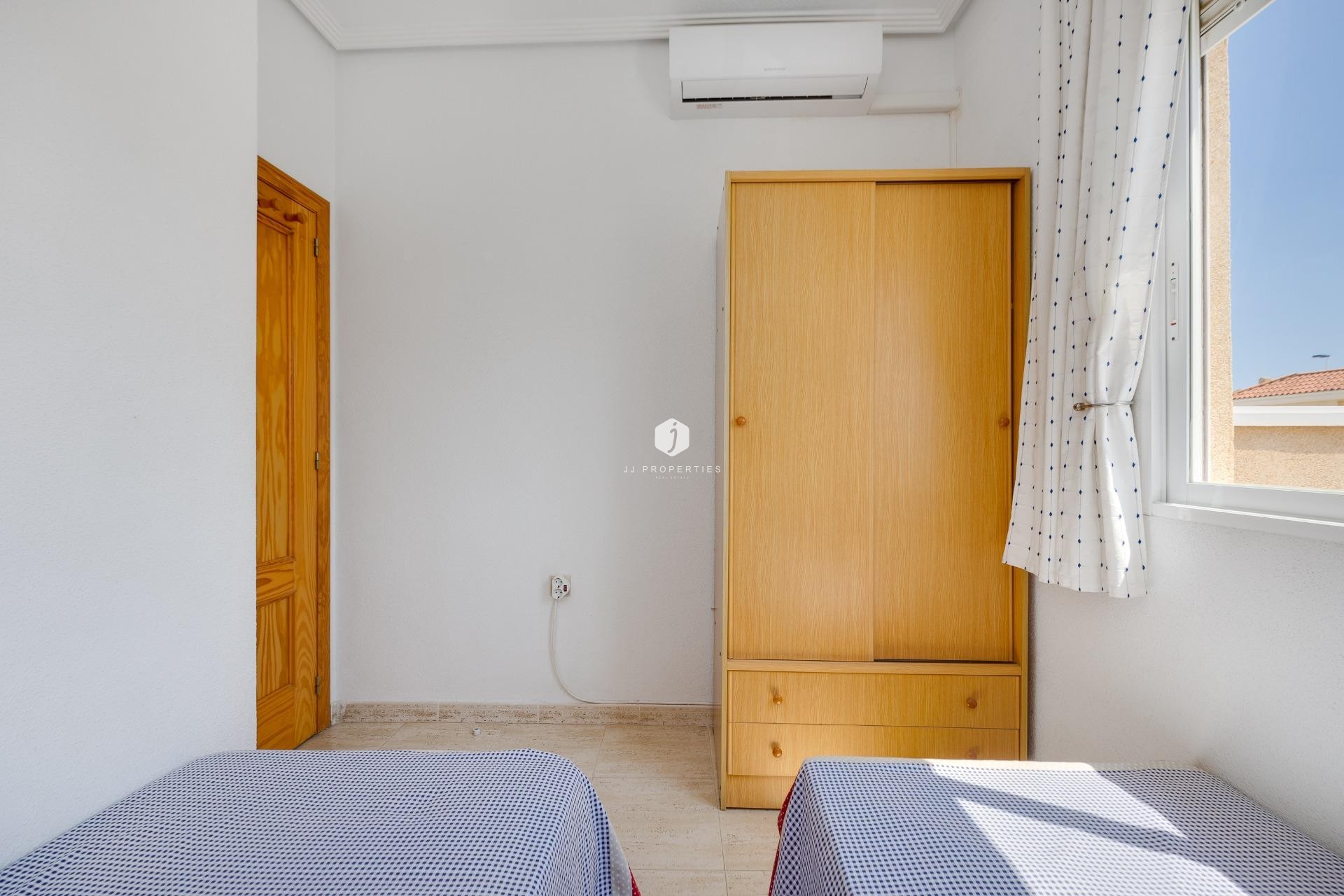 Tweedehands - Bungalow -
Torrevieja - aguas nuevas