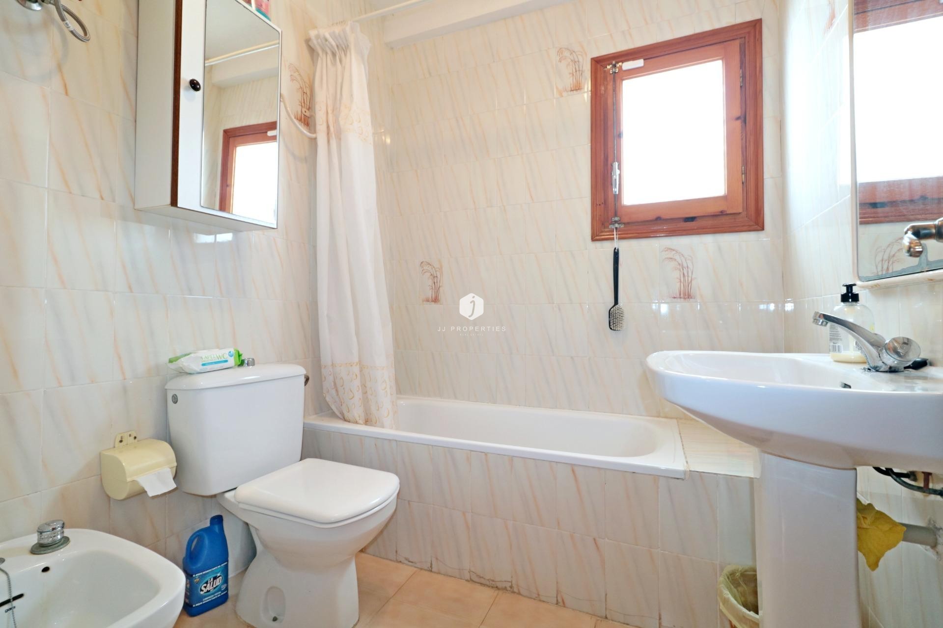 Tweedehands - Bungalow -
Torrevieja - El Acequión - Los Náufragos