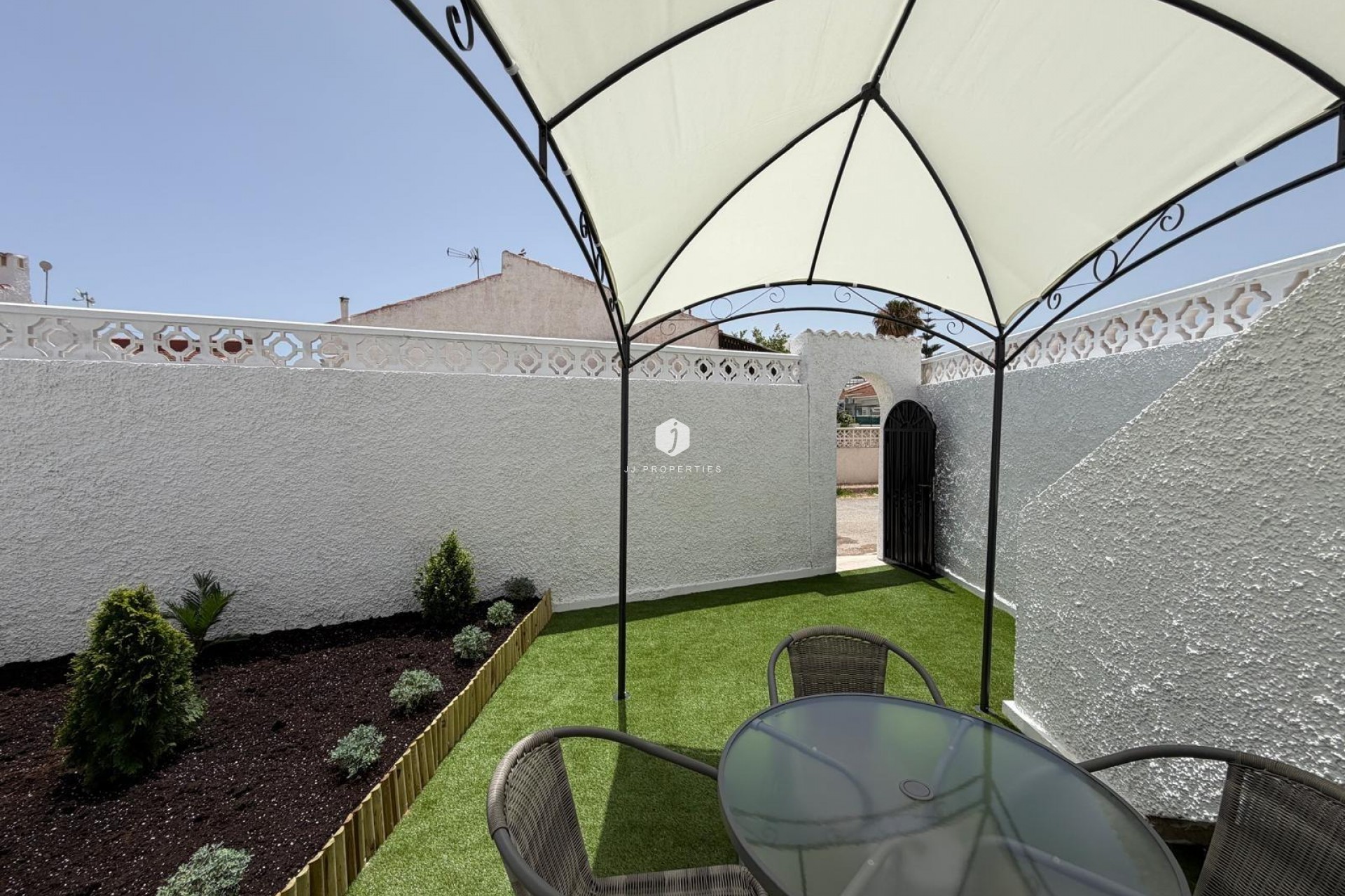 Tweedehands - Bungalow -
Torrevieja - El Limonar