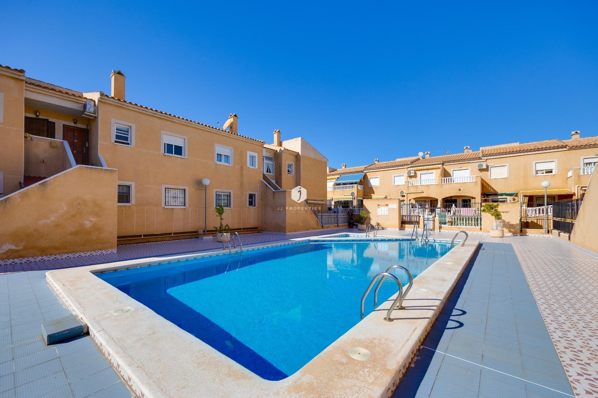 Tweedehands - Bungalow -
Torrevieja - El molino