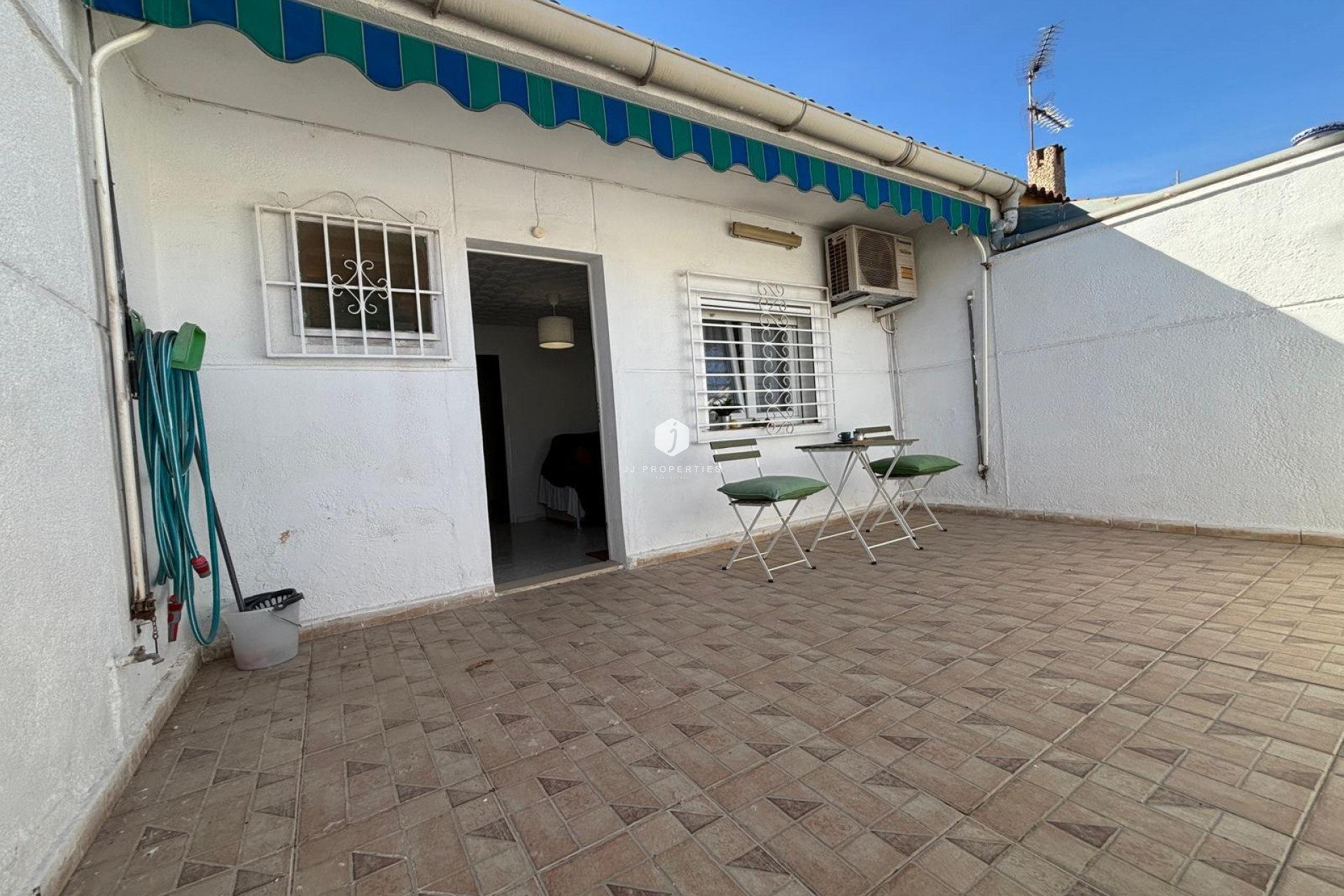 Tweedehands - Bungalow -
Torrevieja - La Siesta - El Salado - Torreta