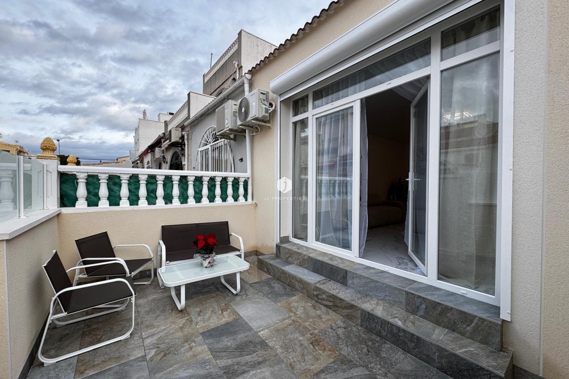 Tweedehands - Bungalow -
Torrevieja - La Siesta - El Salado - Torreta