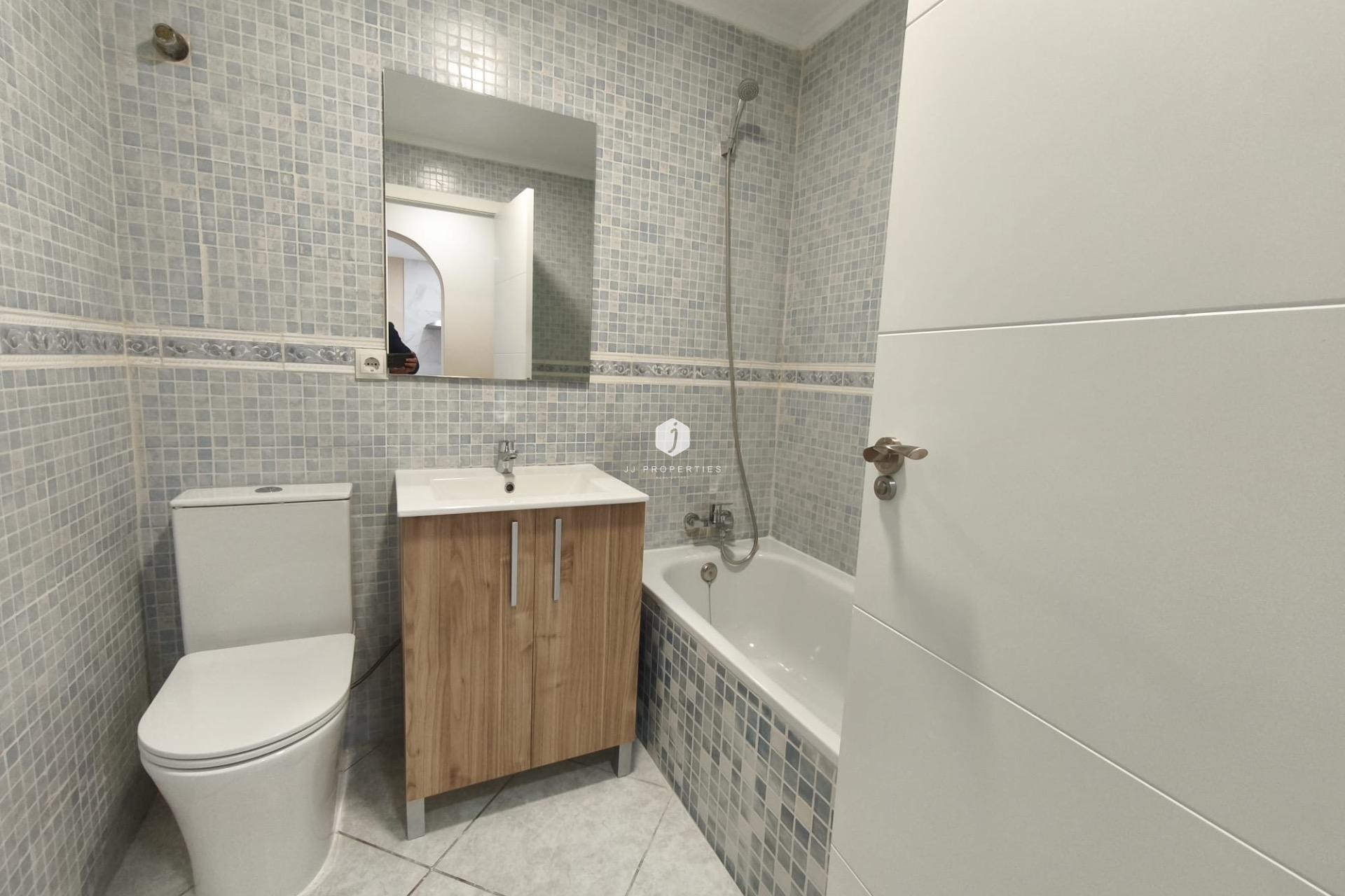 Tweedehands - Bungalow -
Torrevieja - La Siesta - El Salado - Torreta