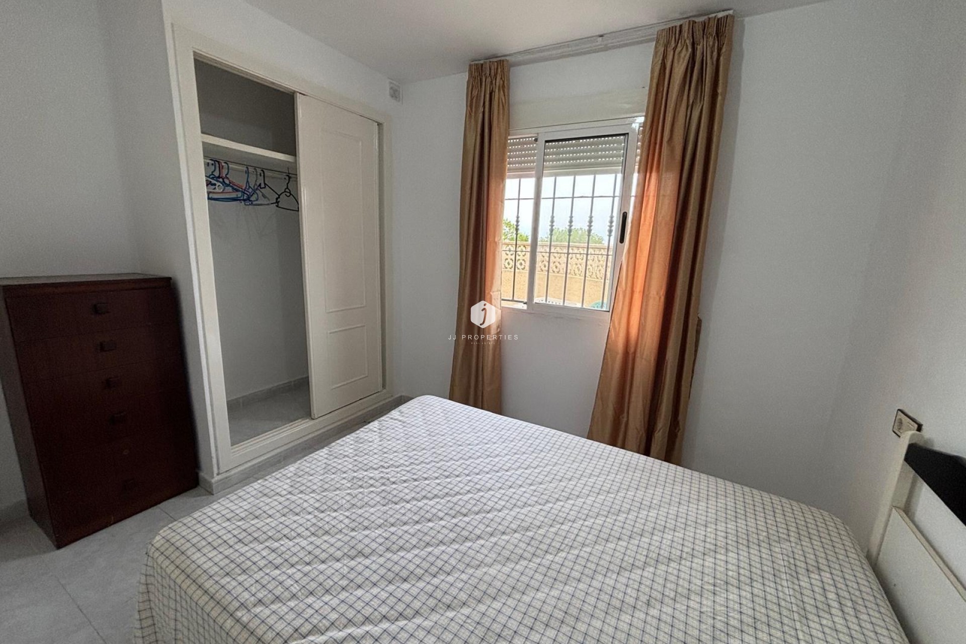 Tweedehands - Bungalow -
Torrevieja - La Siesta - El Salado - Torreta