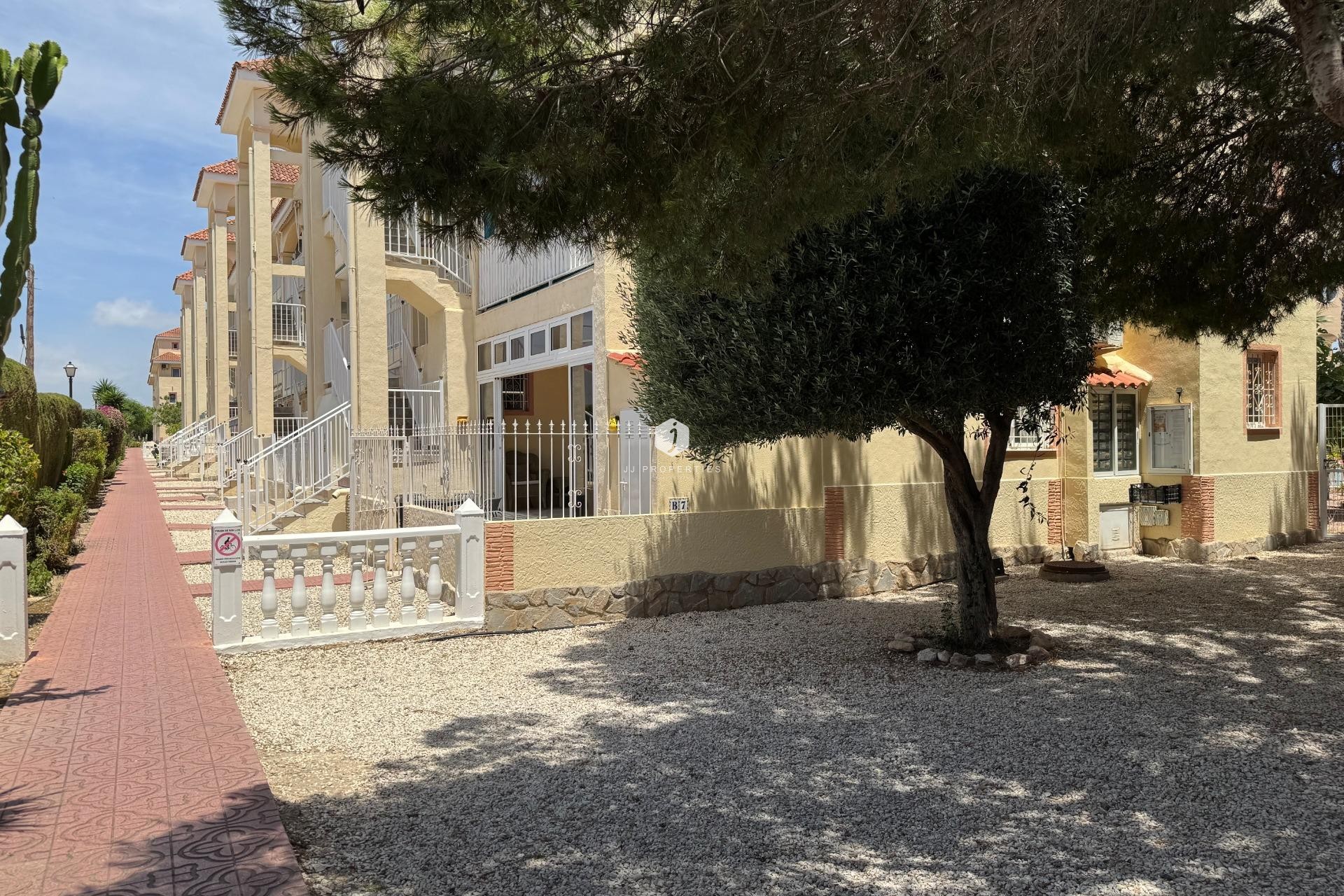 Tweedehands - Bungalow -
Torrevieja - La Siesta - El Salado - Torreta