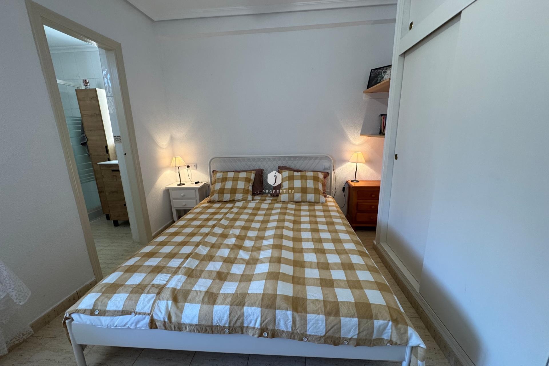 Tweedehands - Bungalow -
Torrevieja - La Siesta - El Salado - Torreta