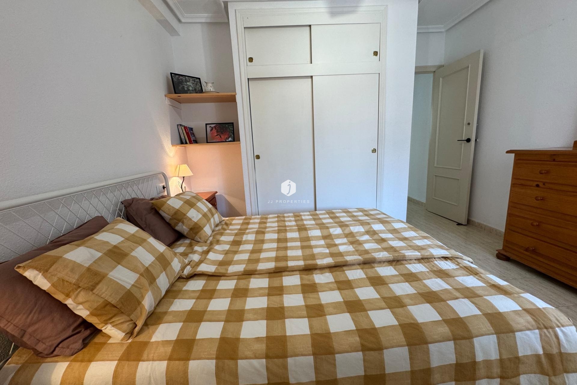 Tweedehands - Bungalow -
Torrevieja - La Siesta - El Salado - Torreta