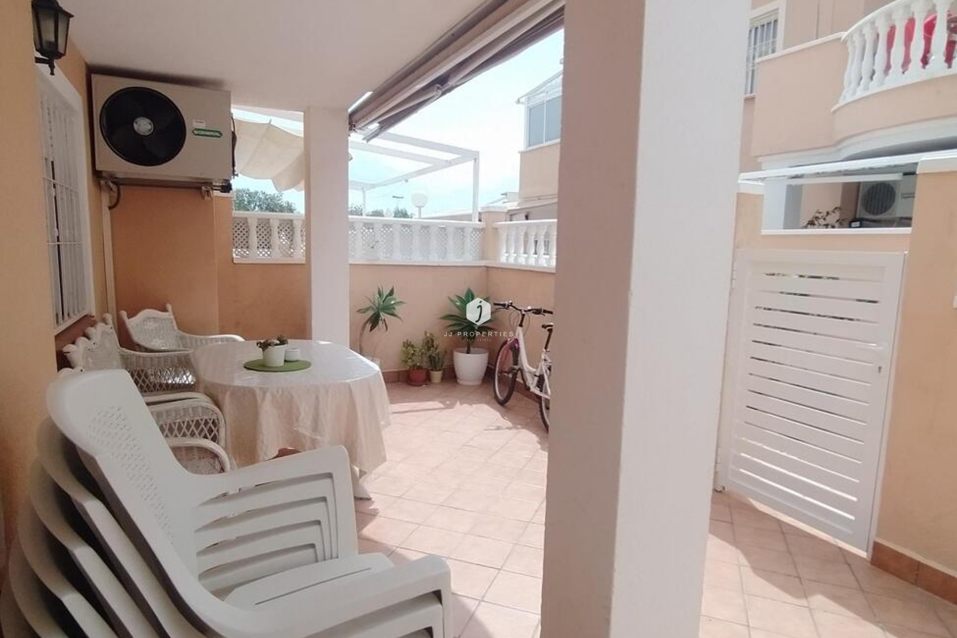 Tweedehands - Bungalow -
Torrevieja - LA VELETA MAR AZUL