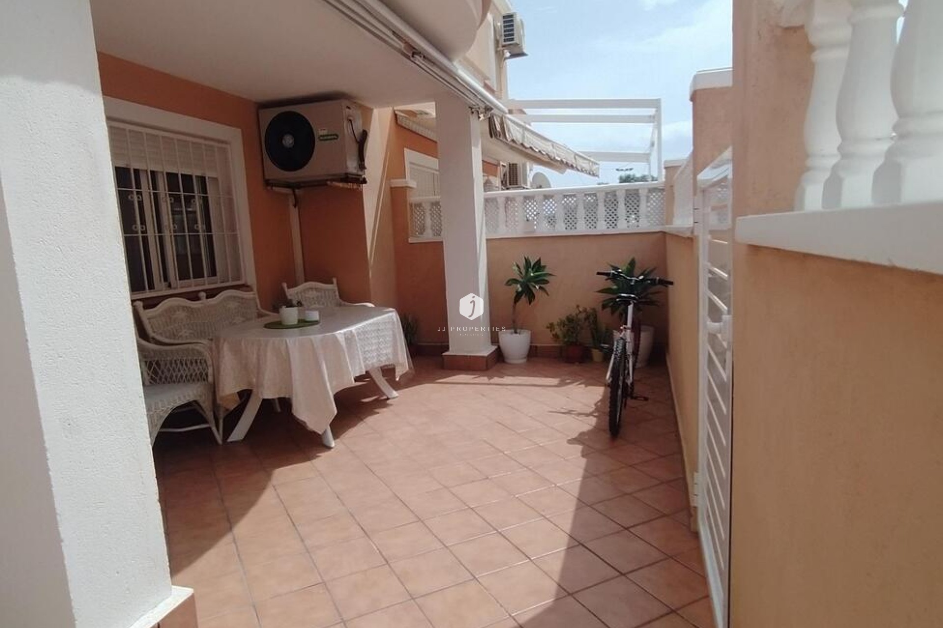 Tweedehands - Bungalow -
Torrevieja - LA VELETA MAR AZUL