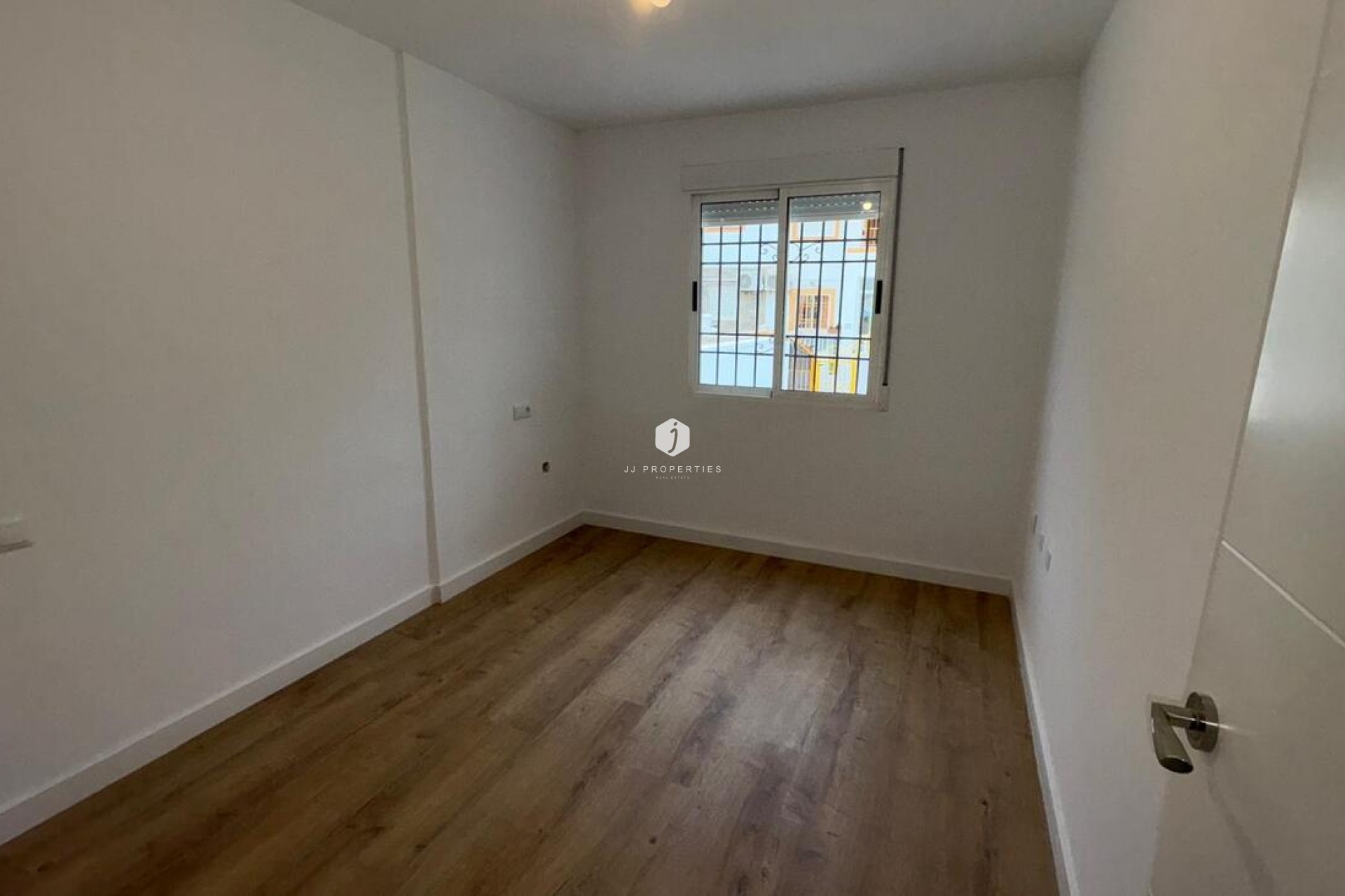 Tweedehands - Bungalow -
Torrevieja - PARQUE DE LAS NACIONES