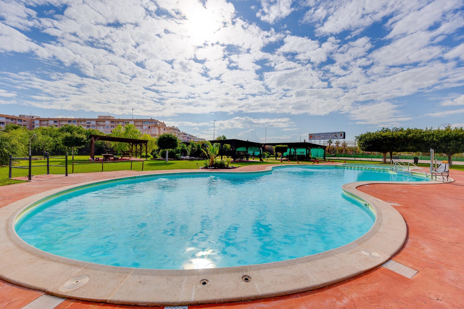 Tweedehands - Bungalow -
Torrevieja - Parque las naciones