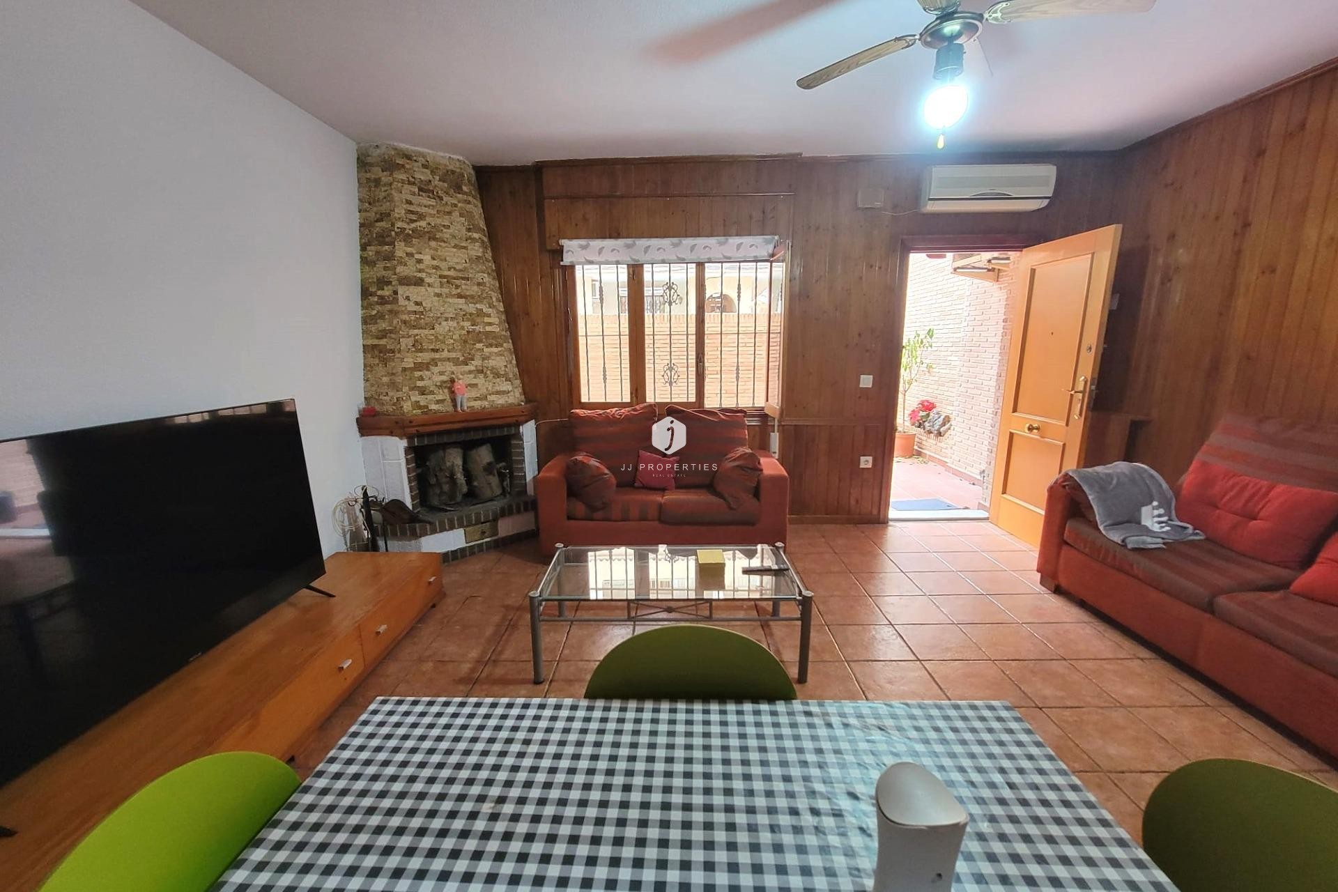 Tweedehands - Bungalow -
Torrevieja - Playa de los Locos