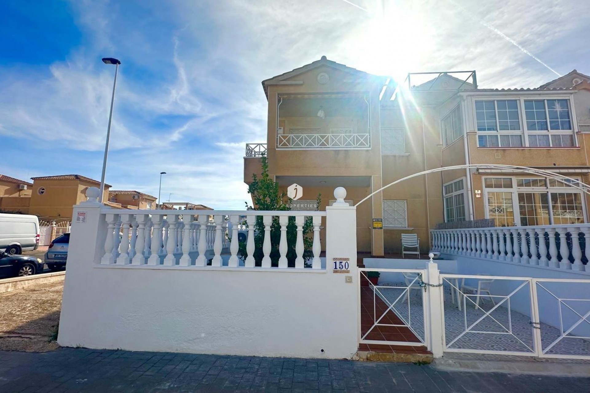 Tweedehands - Bungalow -
Torrevieja - Playa de los Locos