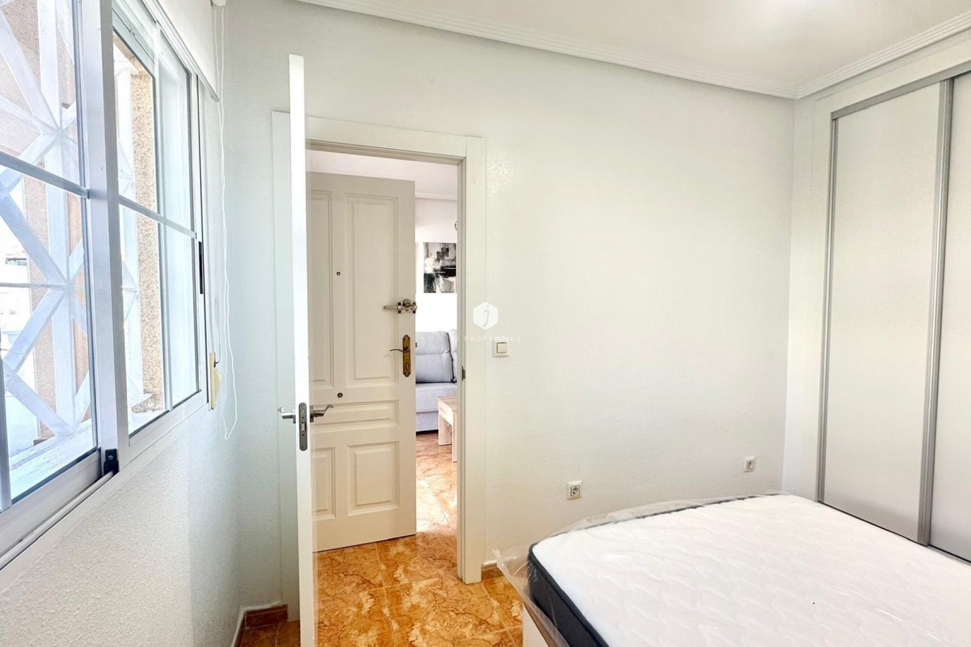 Tweedehands - Bungalow -
Torrevieja - Playa de los Locos