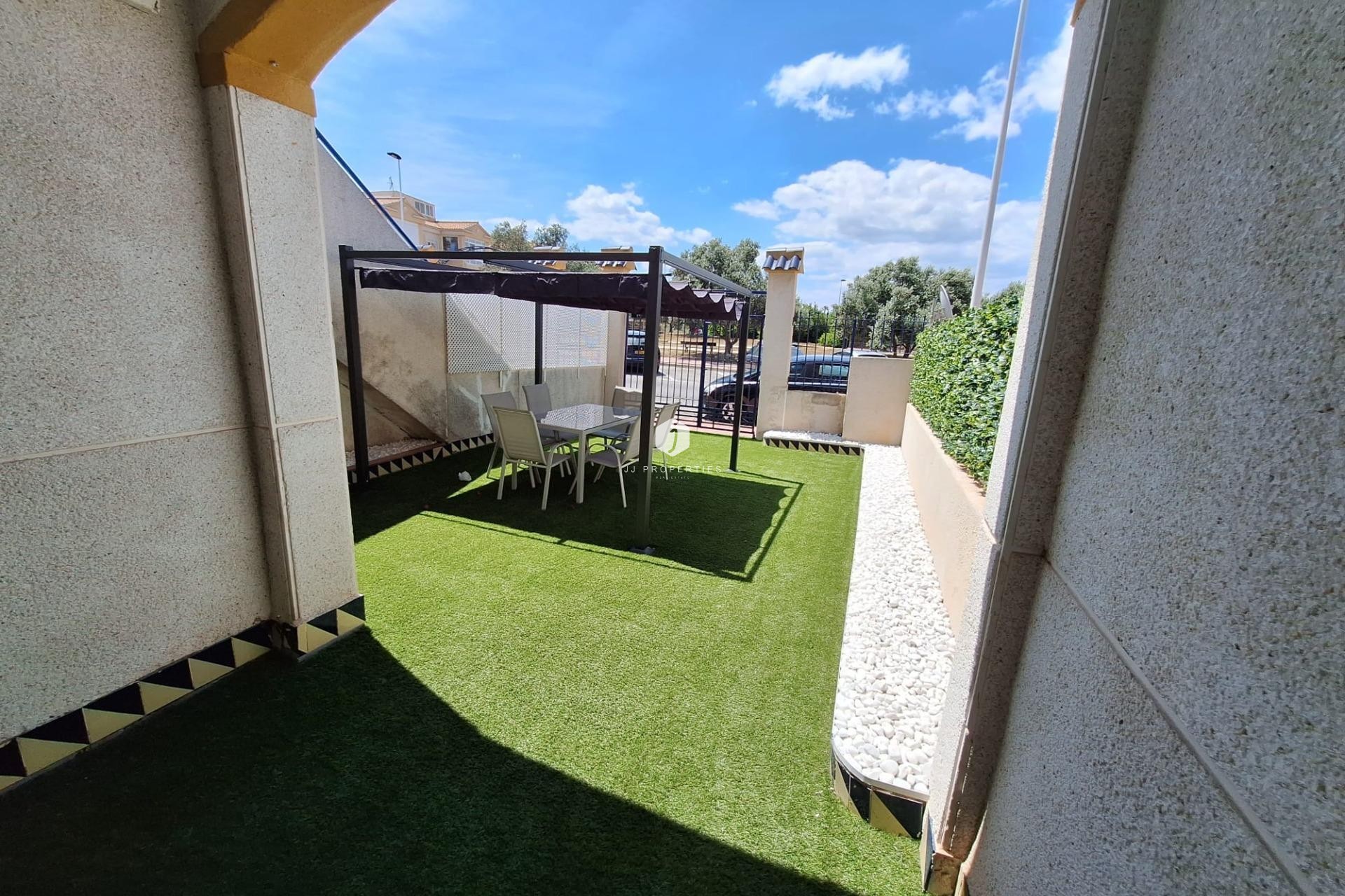 Tweedehands - Bungalow -
Torrevieja - Sector 25